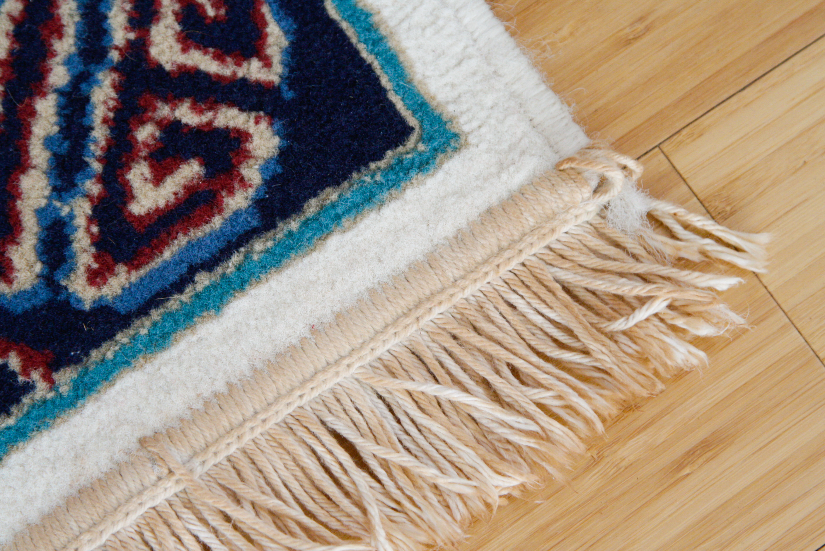 Machine Woven Chinese-Style Medallion Area Rug