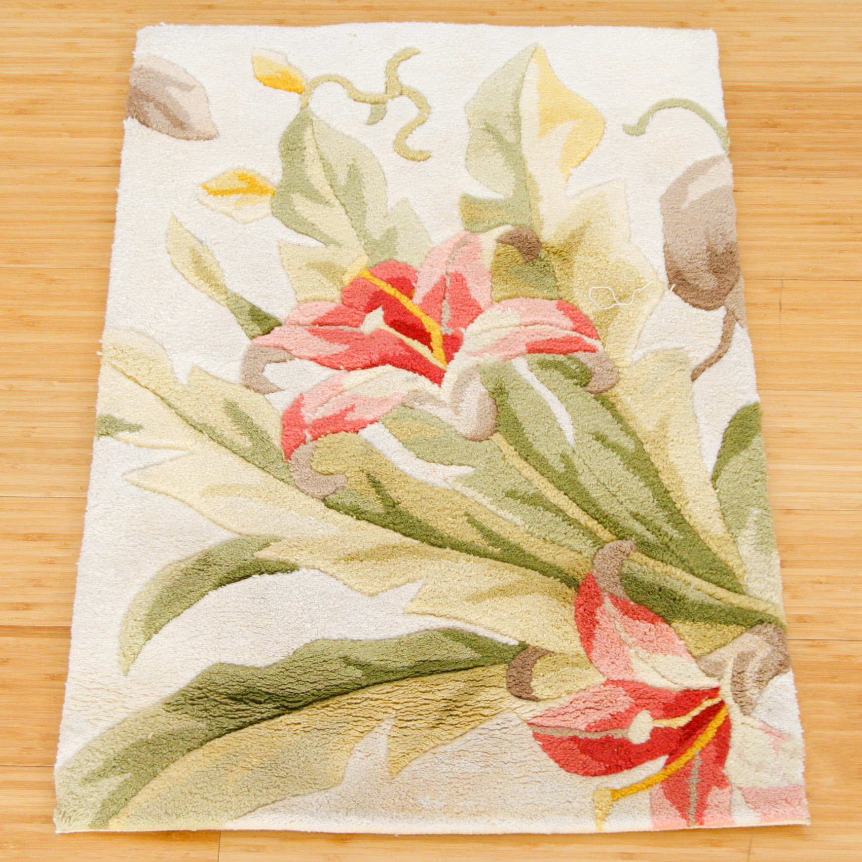 Small Tufted Floral Floor Mat