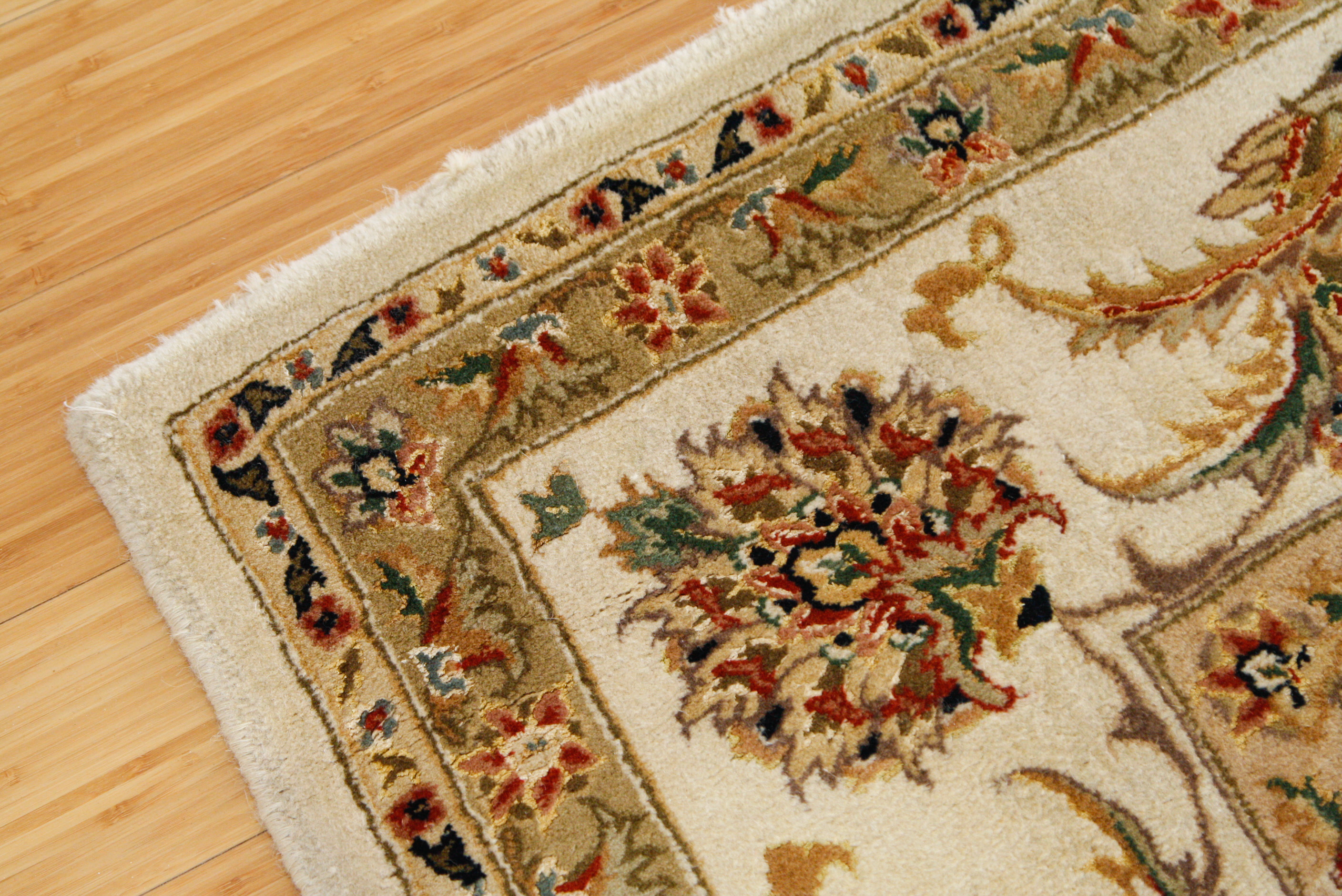 Tufted Mahal-Persian Style Wool Area Rug