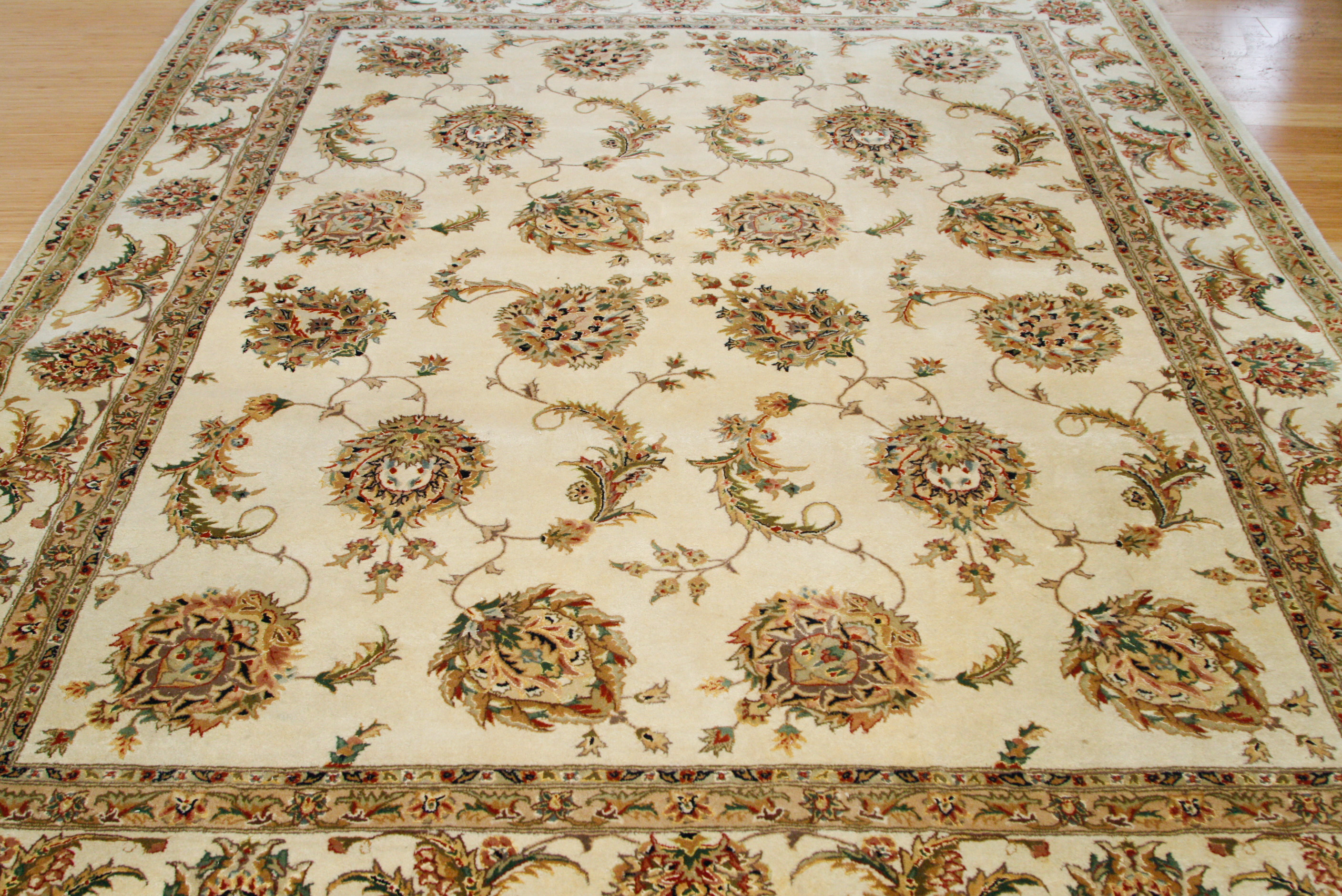 Tufted Mahal-Persian Style Wool Area Rug