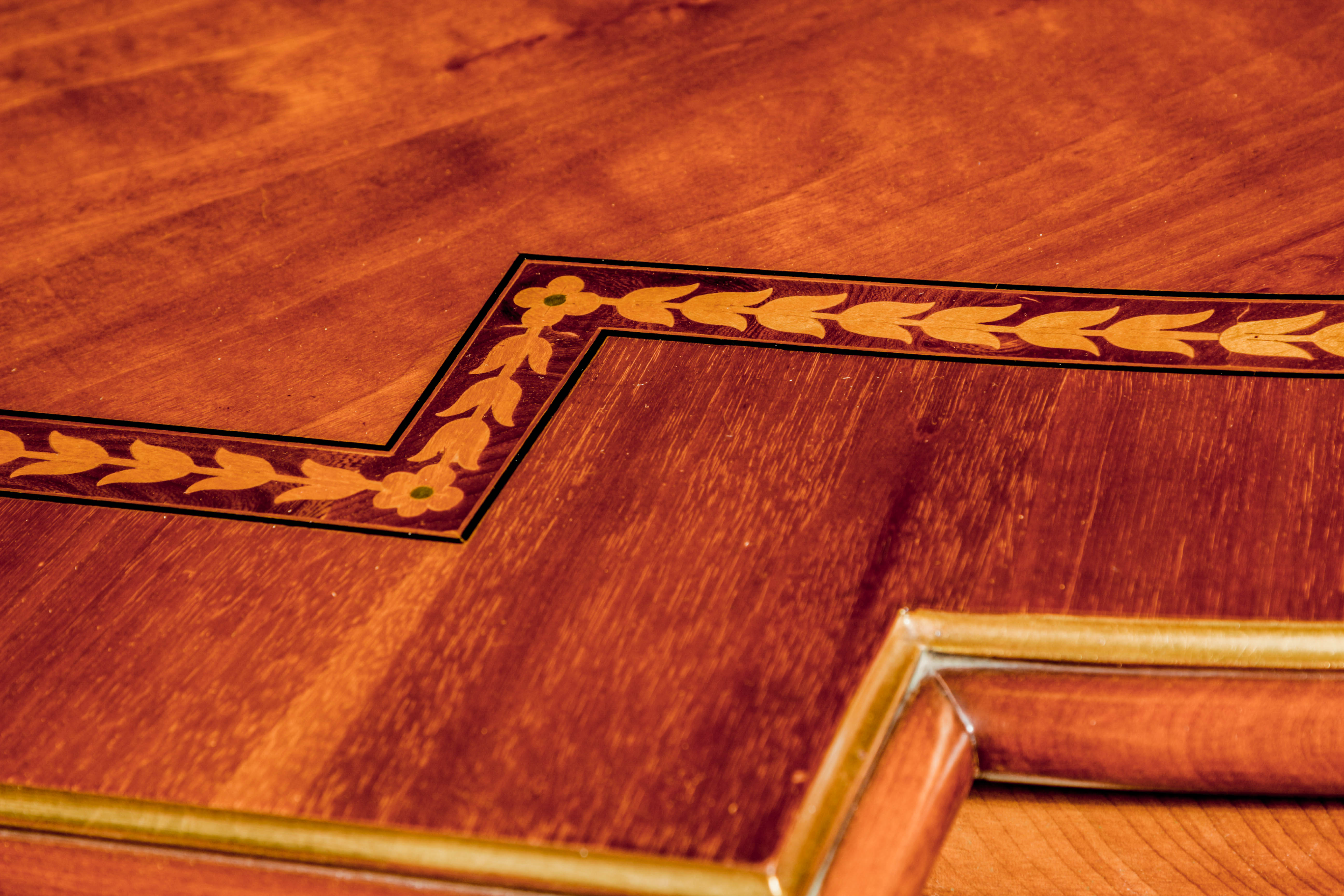 Excellent Neo-Classical Mahogany Dining Table and Ten Chairs