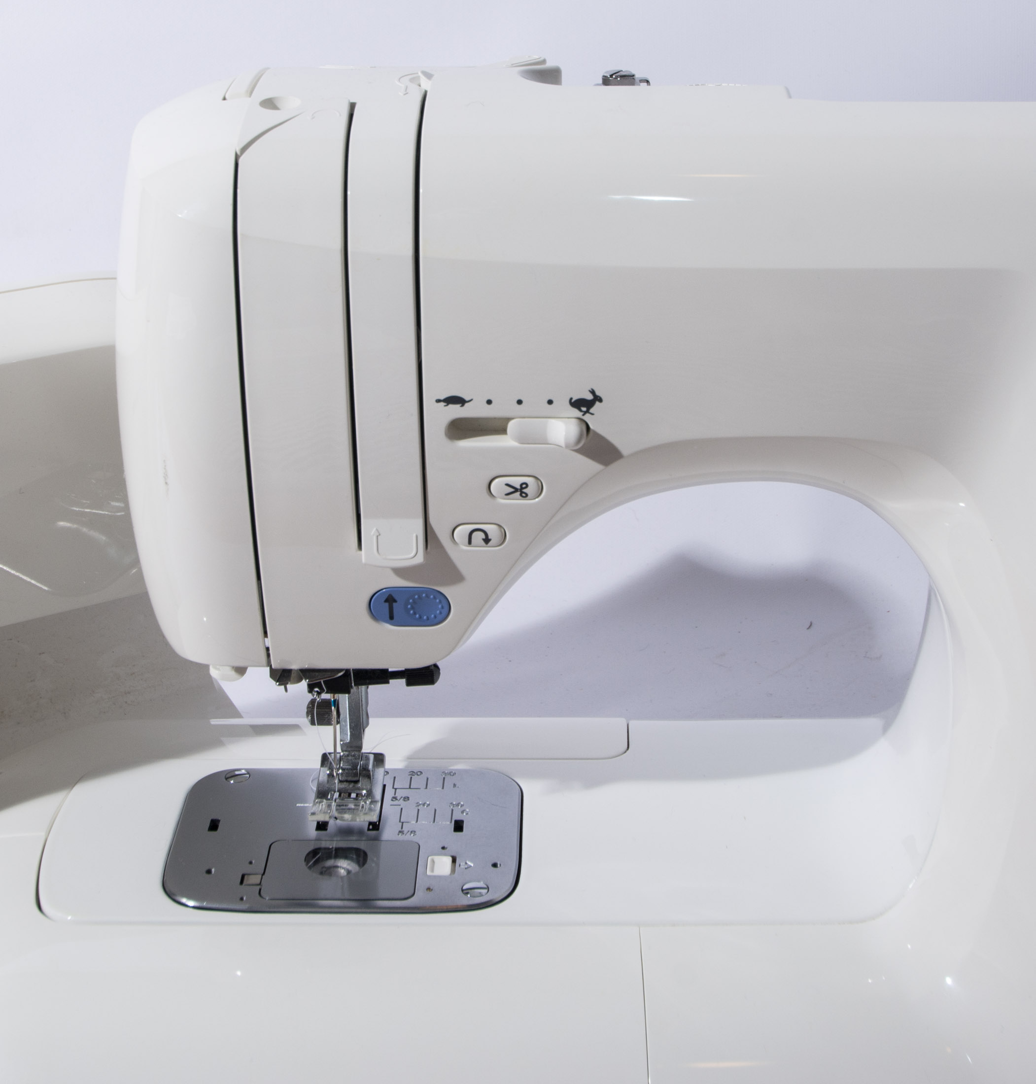 Singer Quantum XL-150 Embroidery Machine