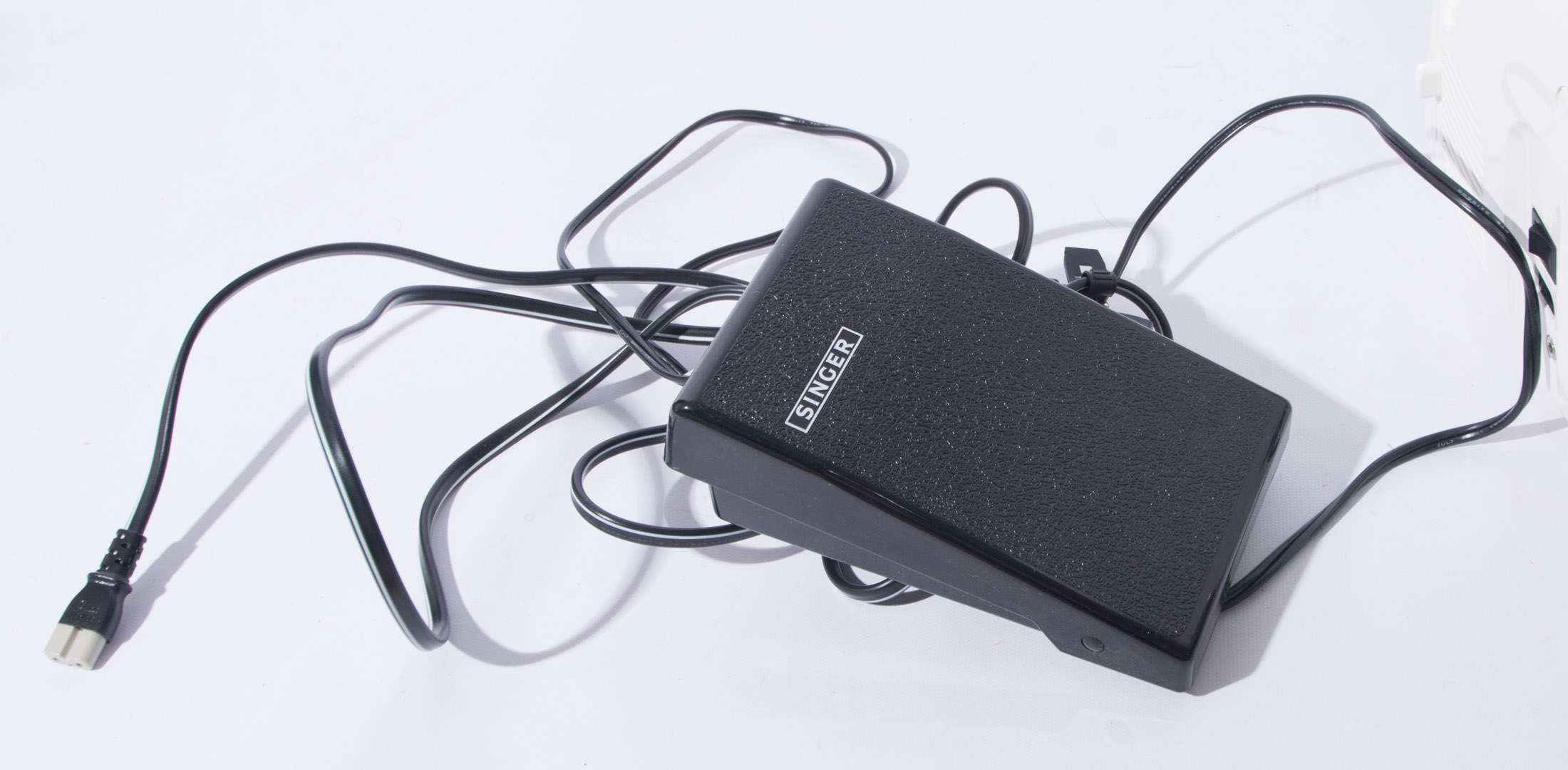 Singer Quantum XL-150 Embroidery Machine