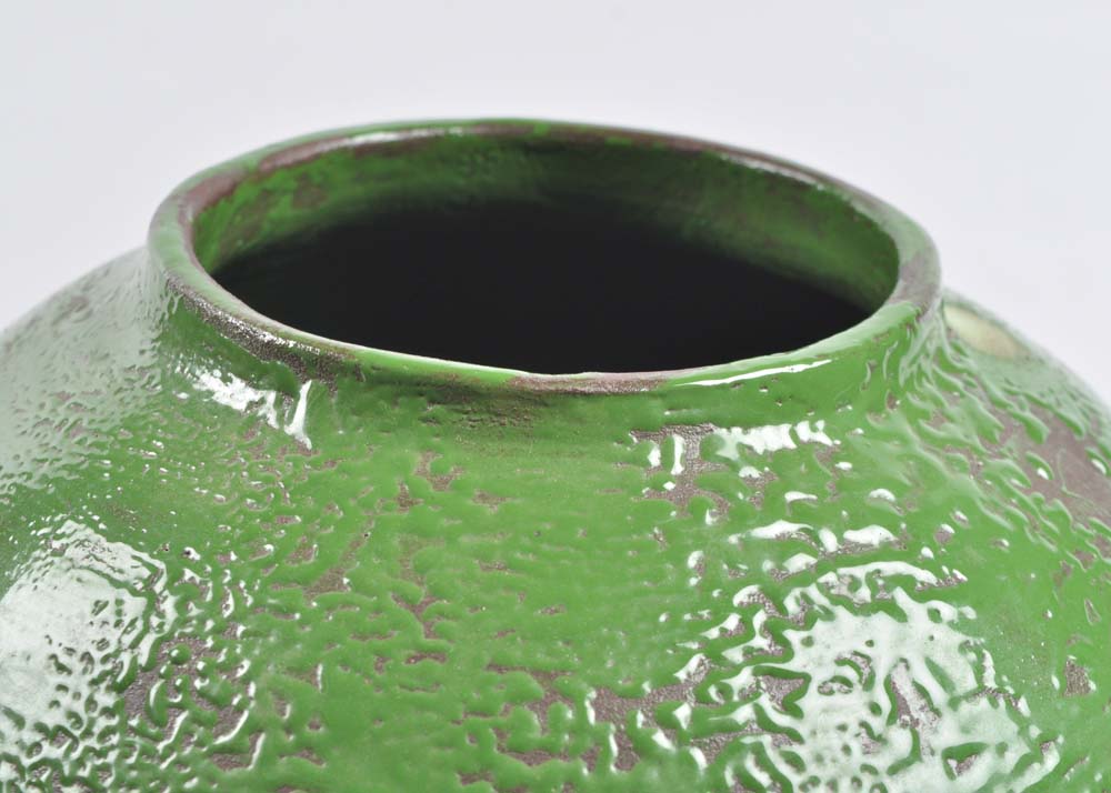 Decorative Pottery Vessels