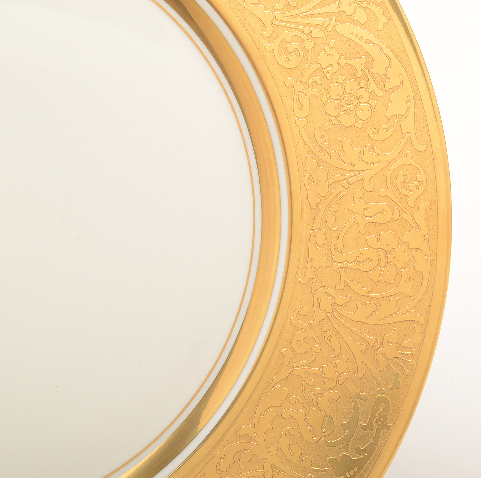 Herschede Jewelers Dinner Plates with Gilt Rim