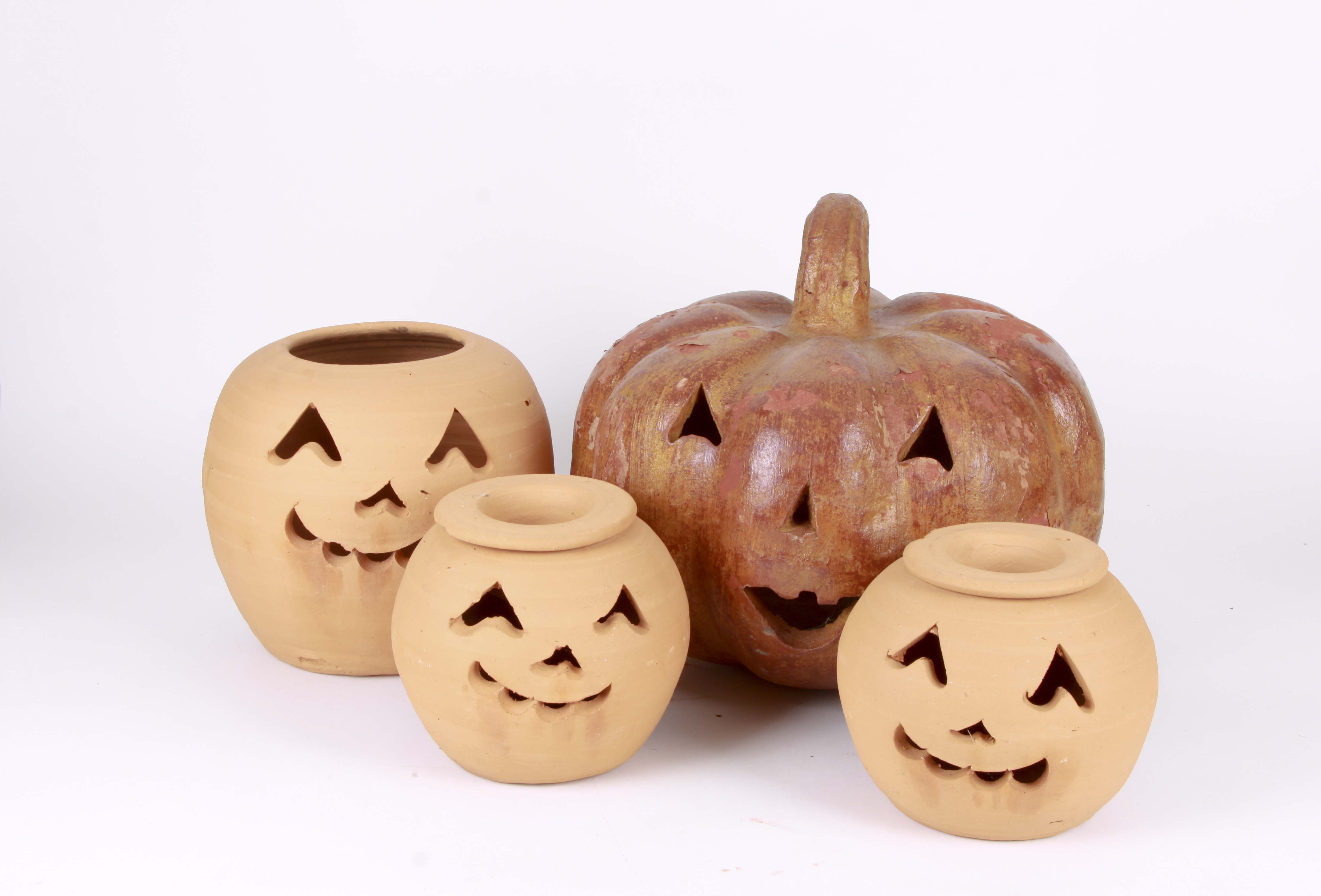 Clay Outdoor Pumpkin Group