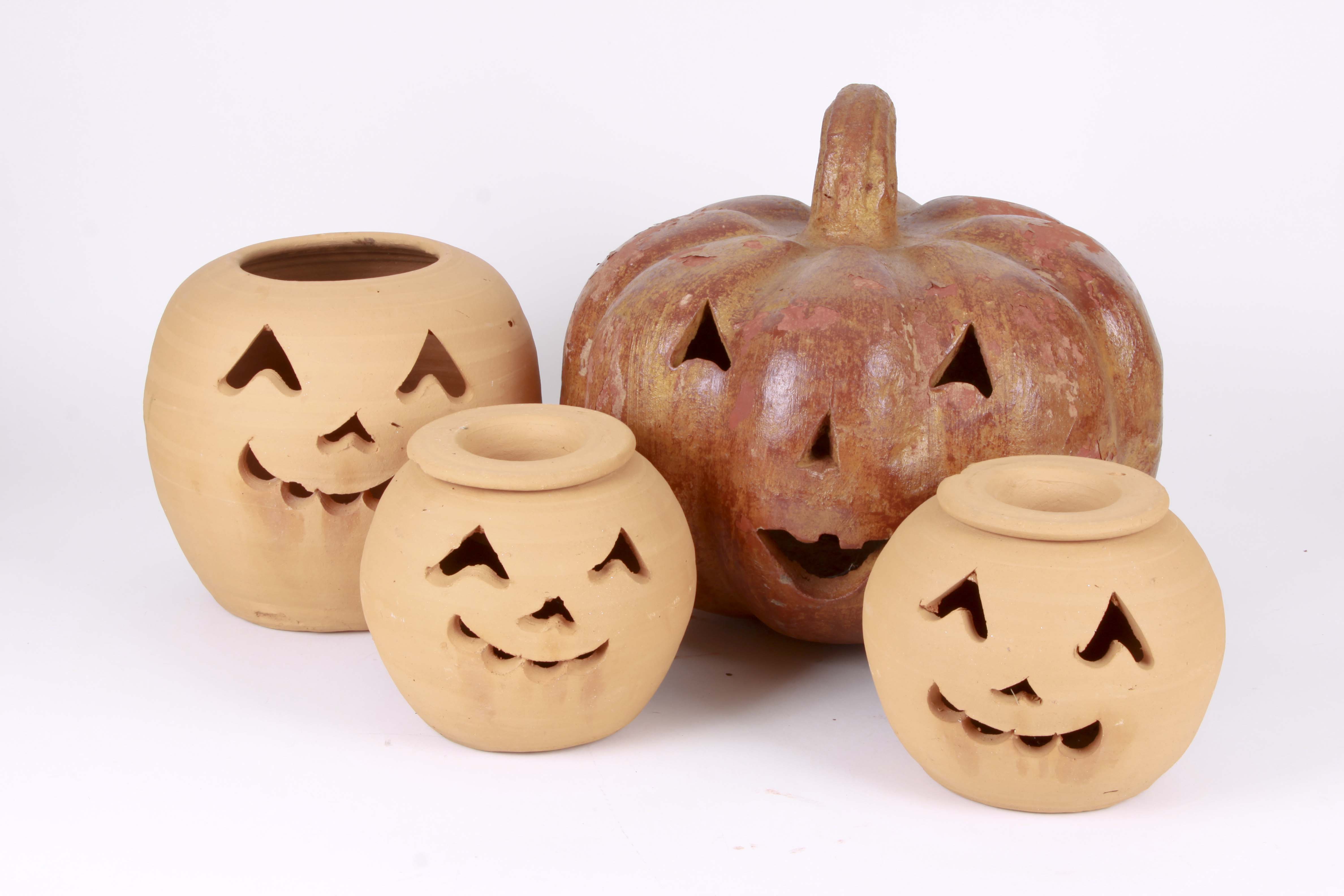 Clay Outdoor Pumpkin Group