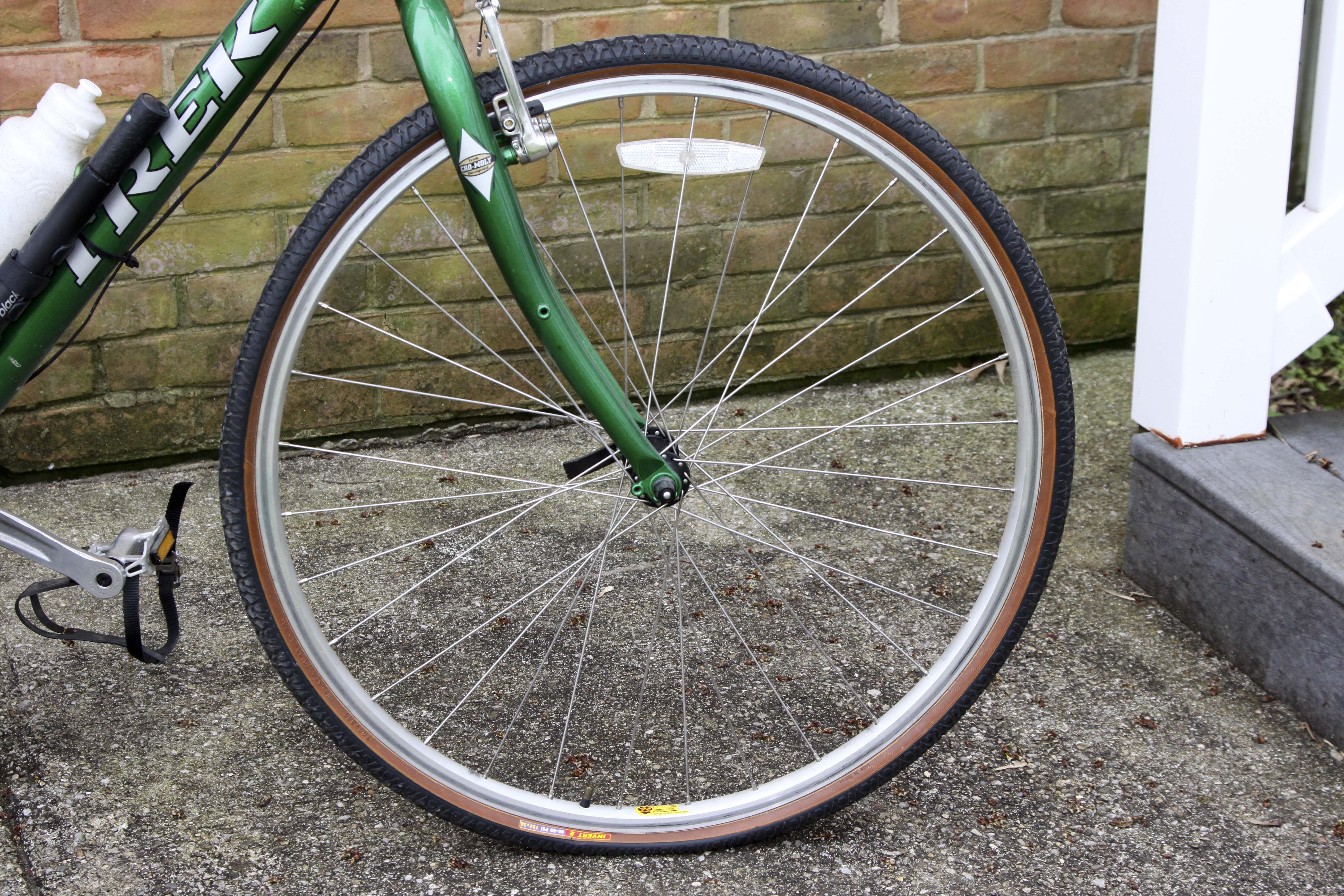 A Roland Women's Bicycle and a Men's Trek 7500 Bicycle