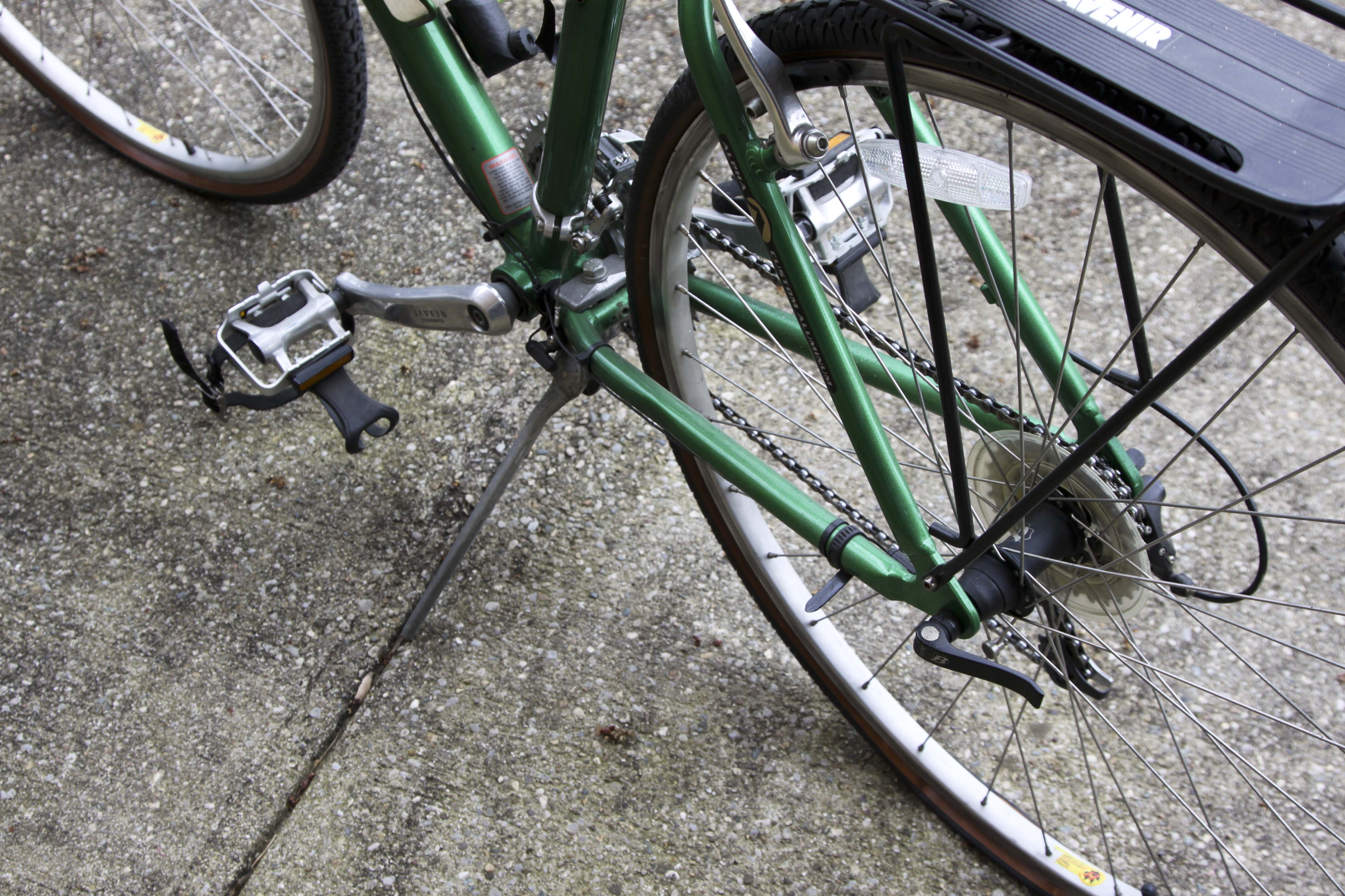 A Roland Women's Bicycle and a Men's Trek 7500 Bicycle
