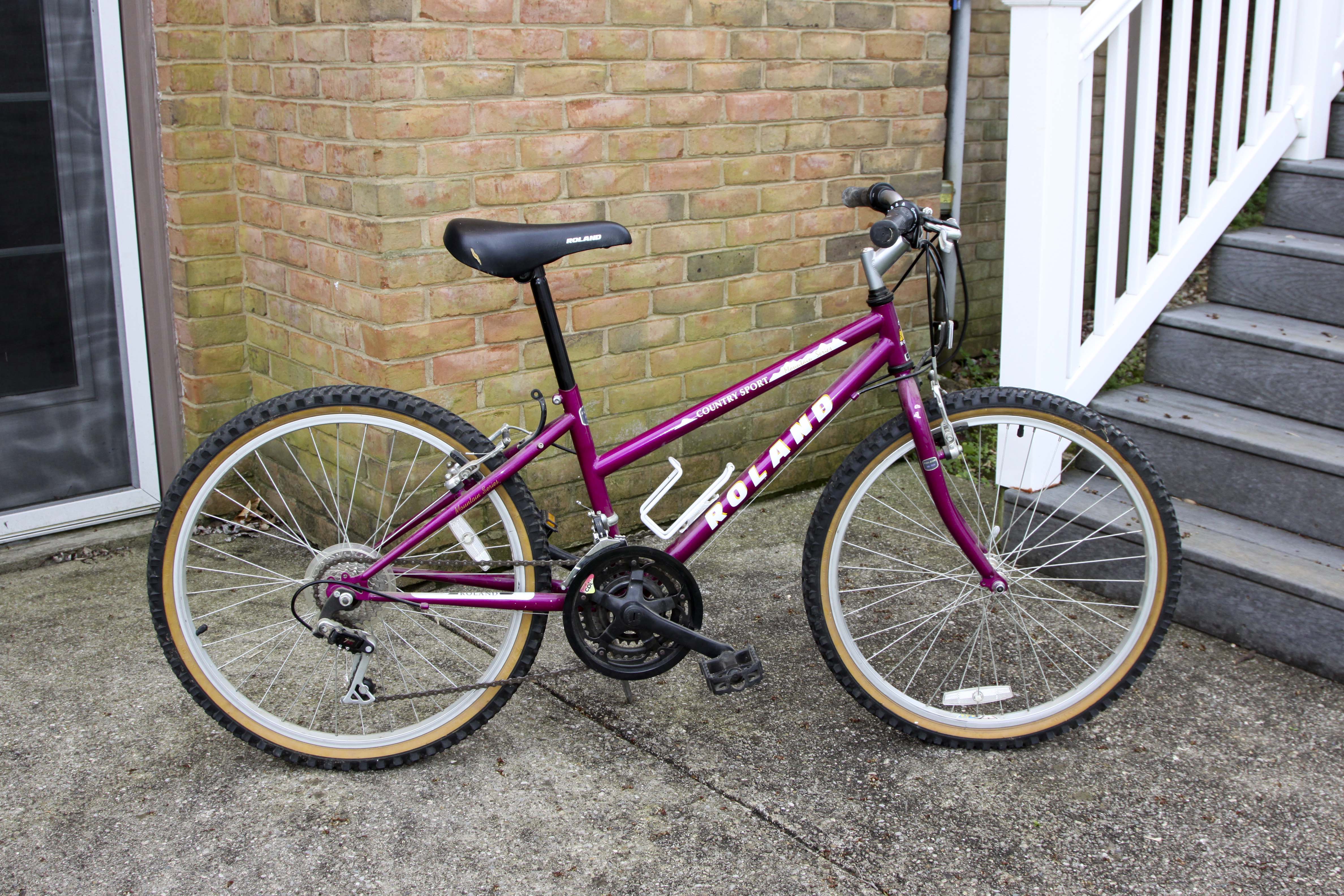 A Roland Women's Bicycle and a Men's Trek 7500 Bicycle