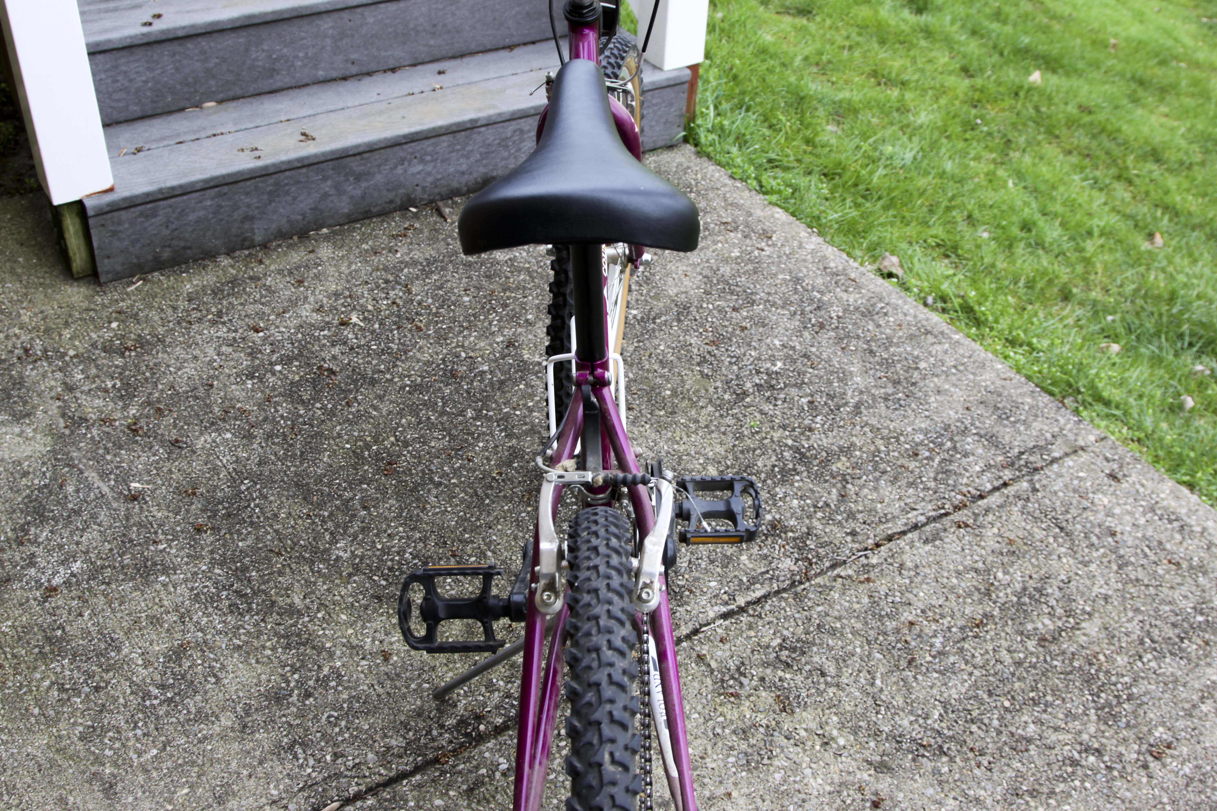 A Roland Women's Bicycle and a Men's Trek 7500 Bicycle