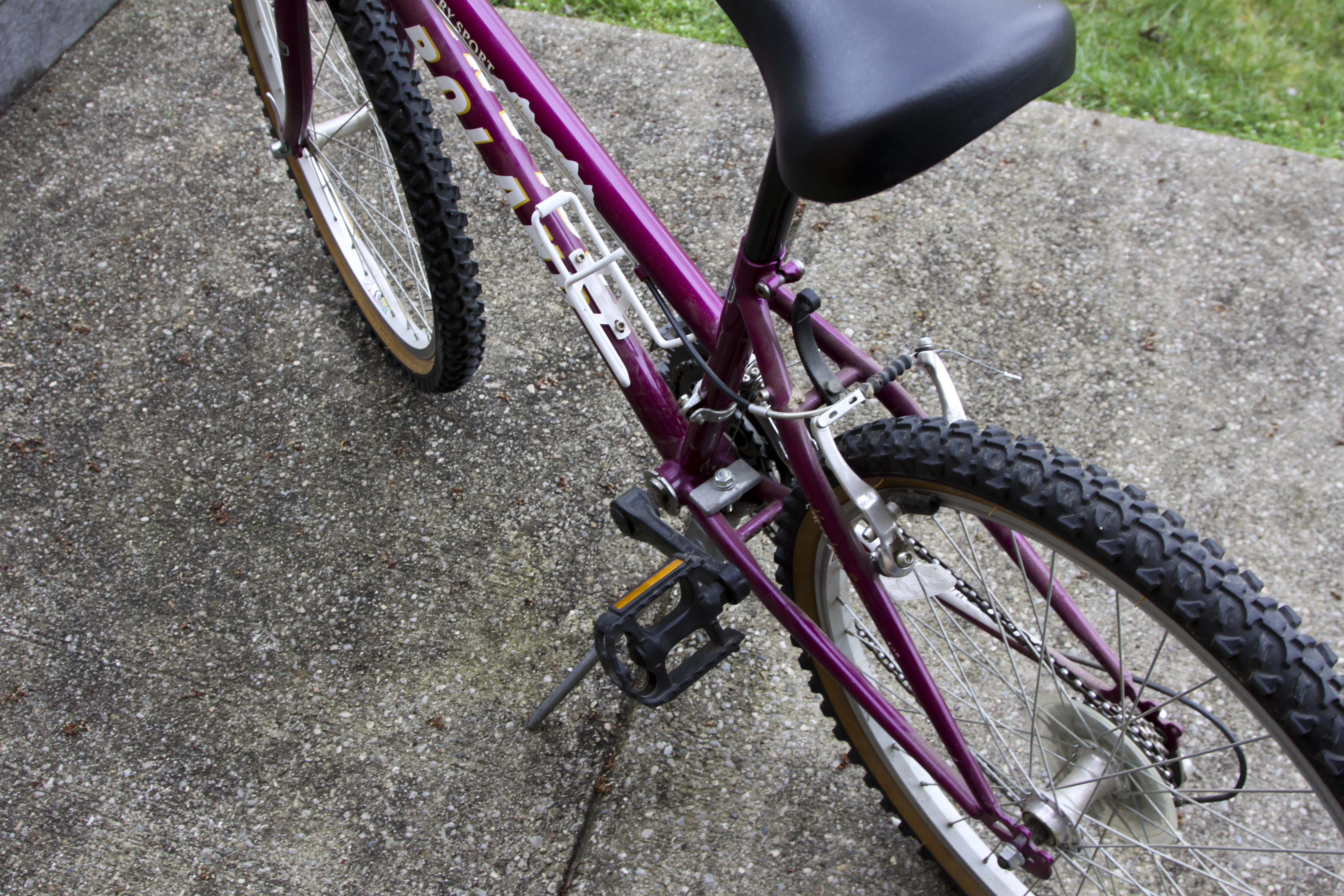 A Roland Women's Bicycle and a Men's Trek 7500 Bicycle