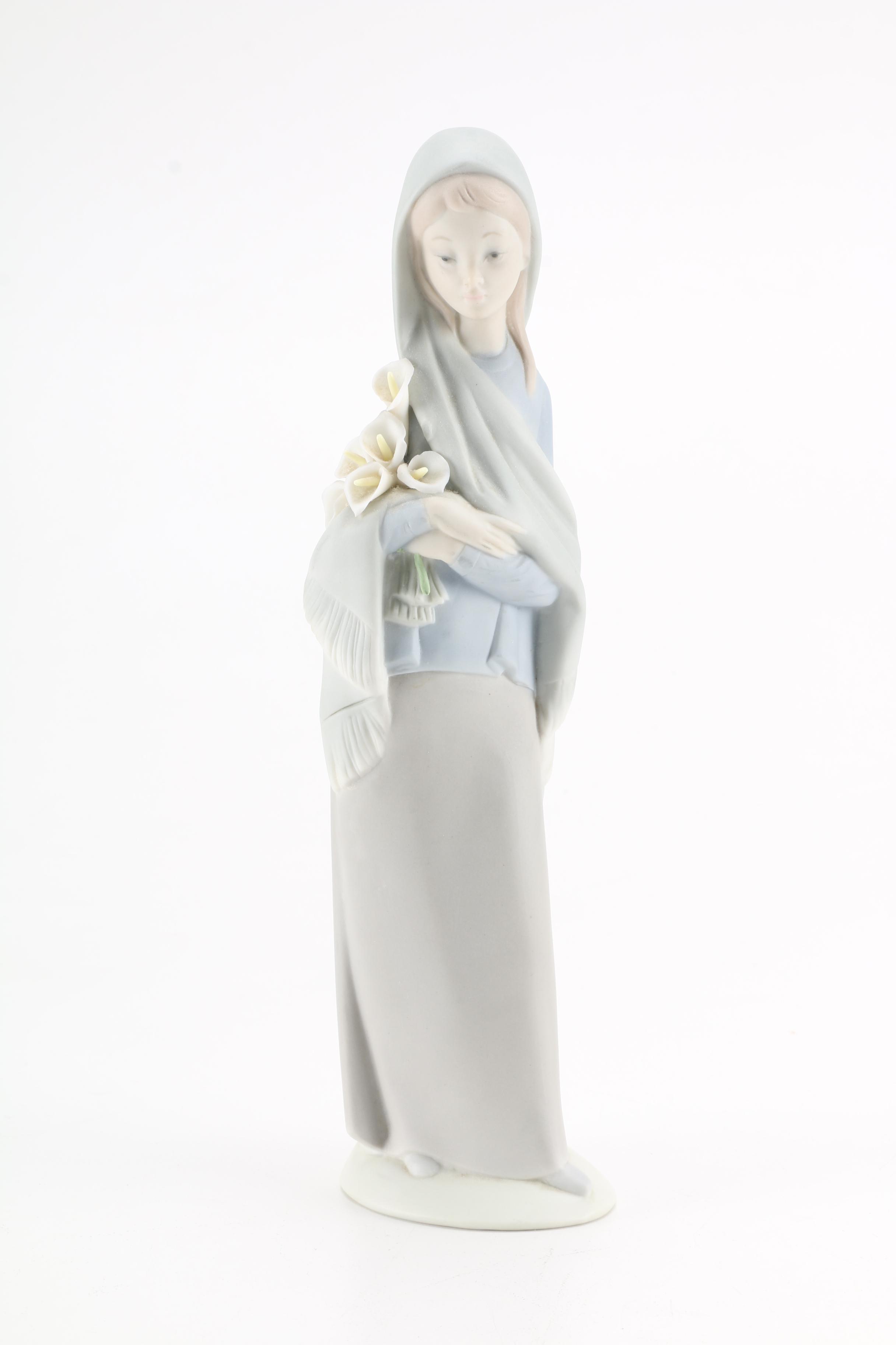 Lladró "Girl With Calla Lilies" Figurine