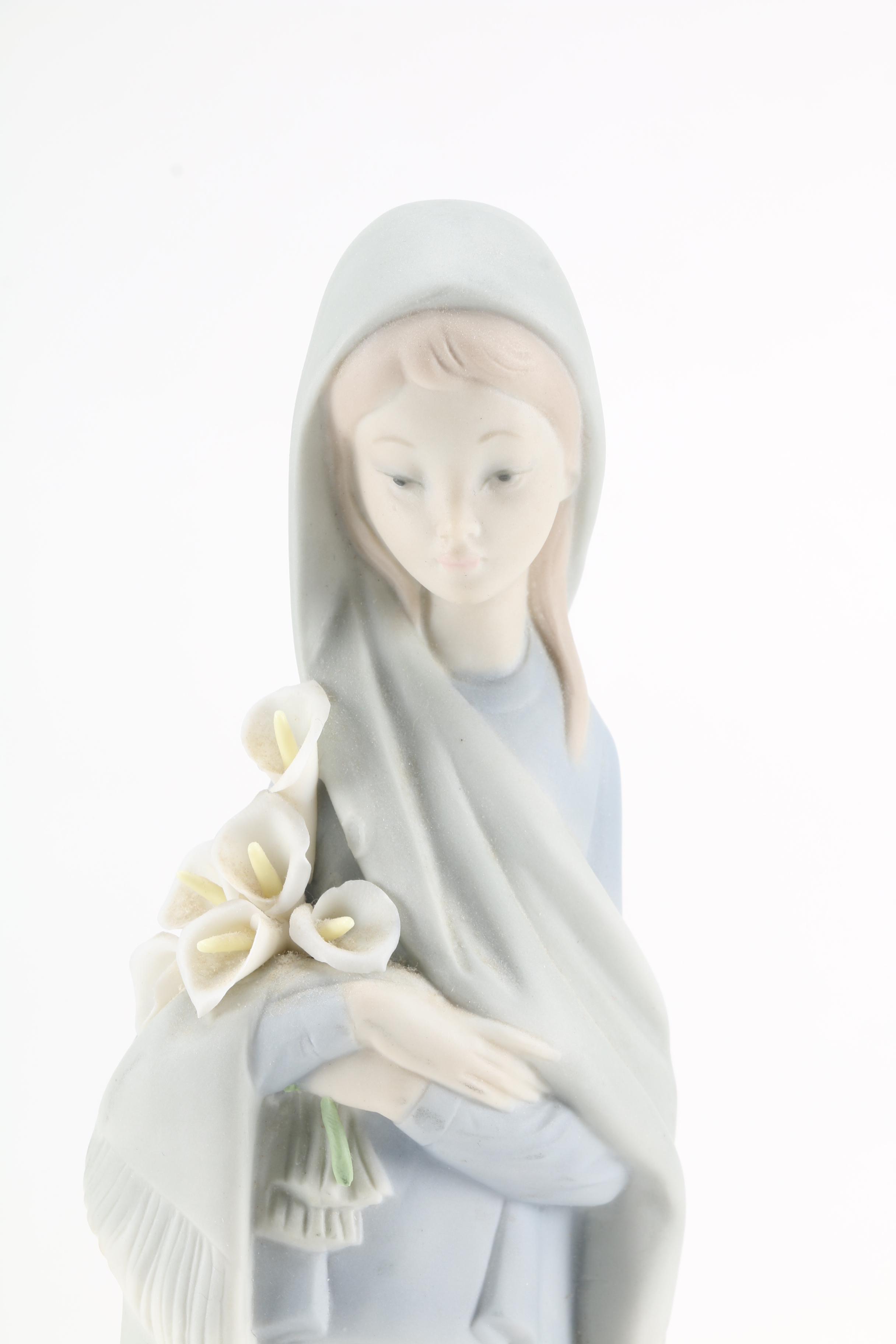 Lladró "Girl With Calla Lilies" Figurine