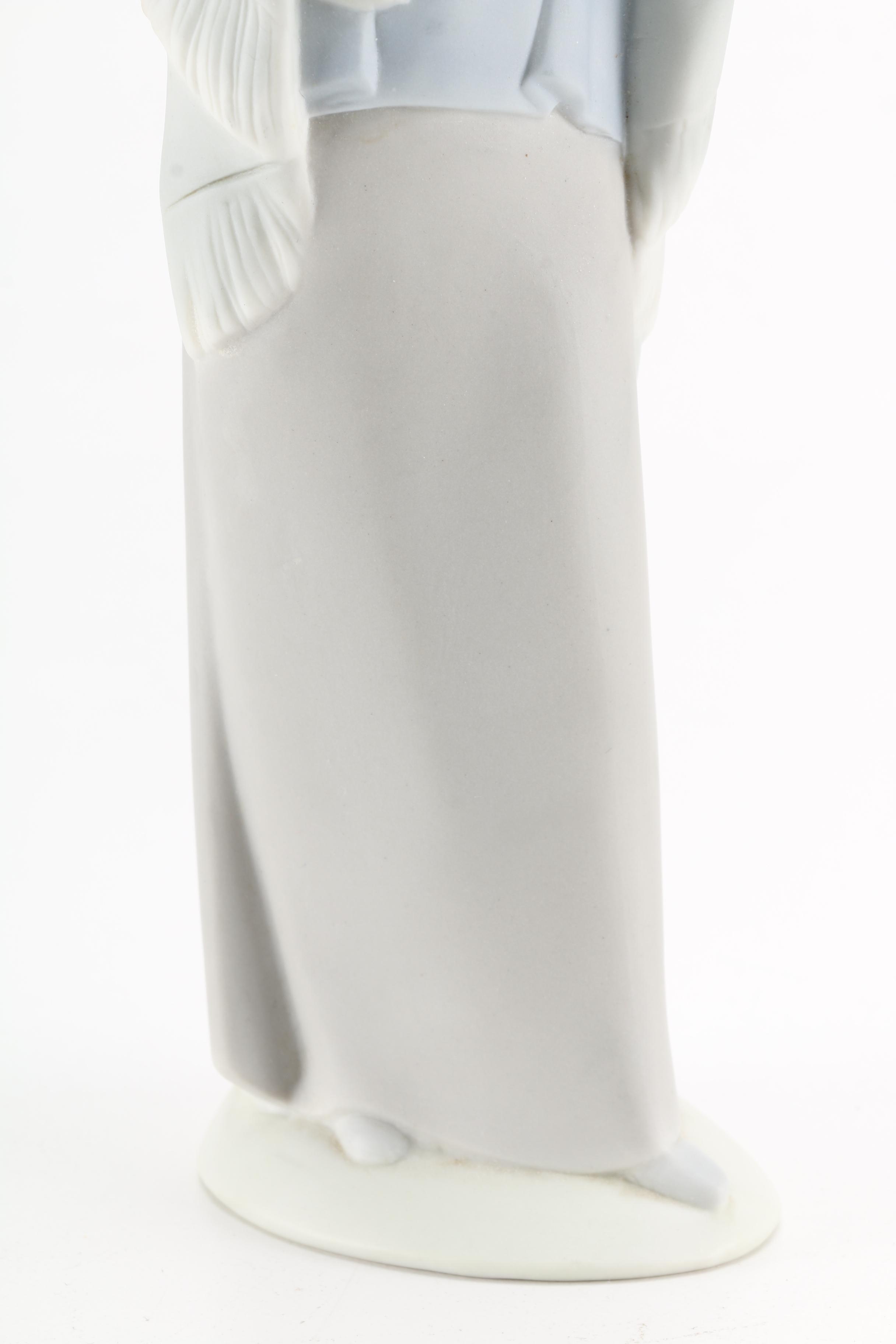 Lladró "Girl With Calla Lilies" Figurine