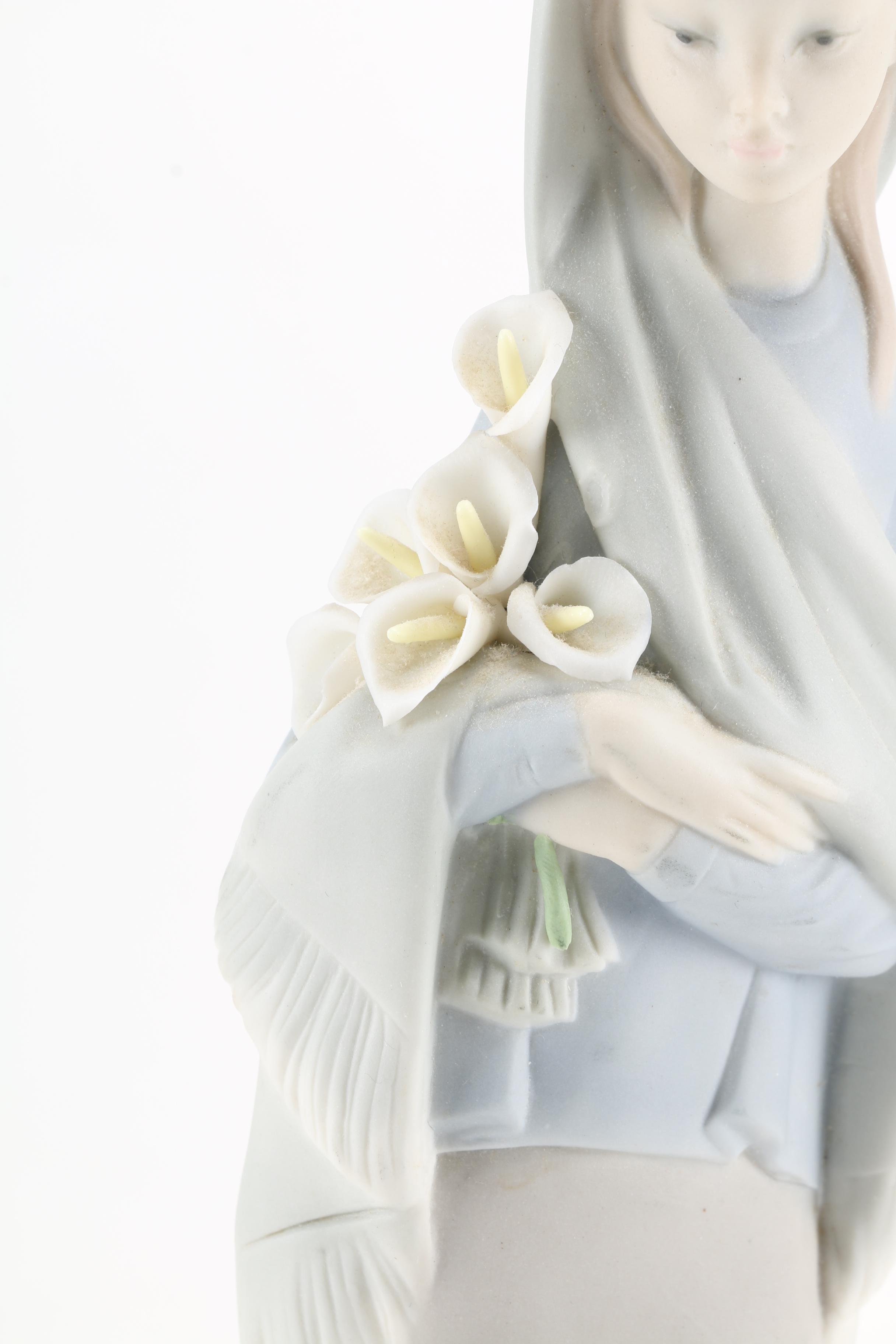 Lladró "Girl With Calla Lilies" Figurine