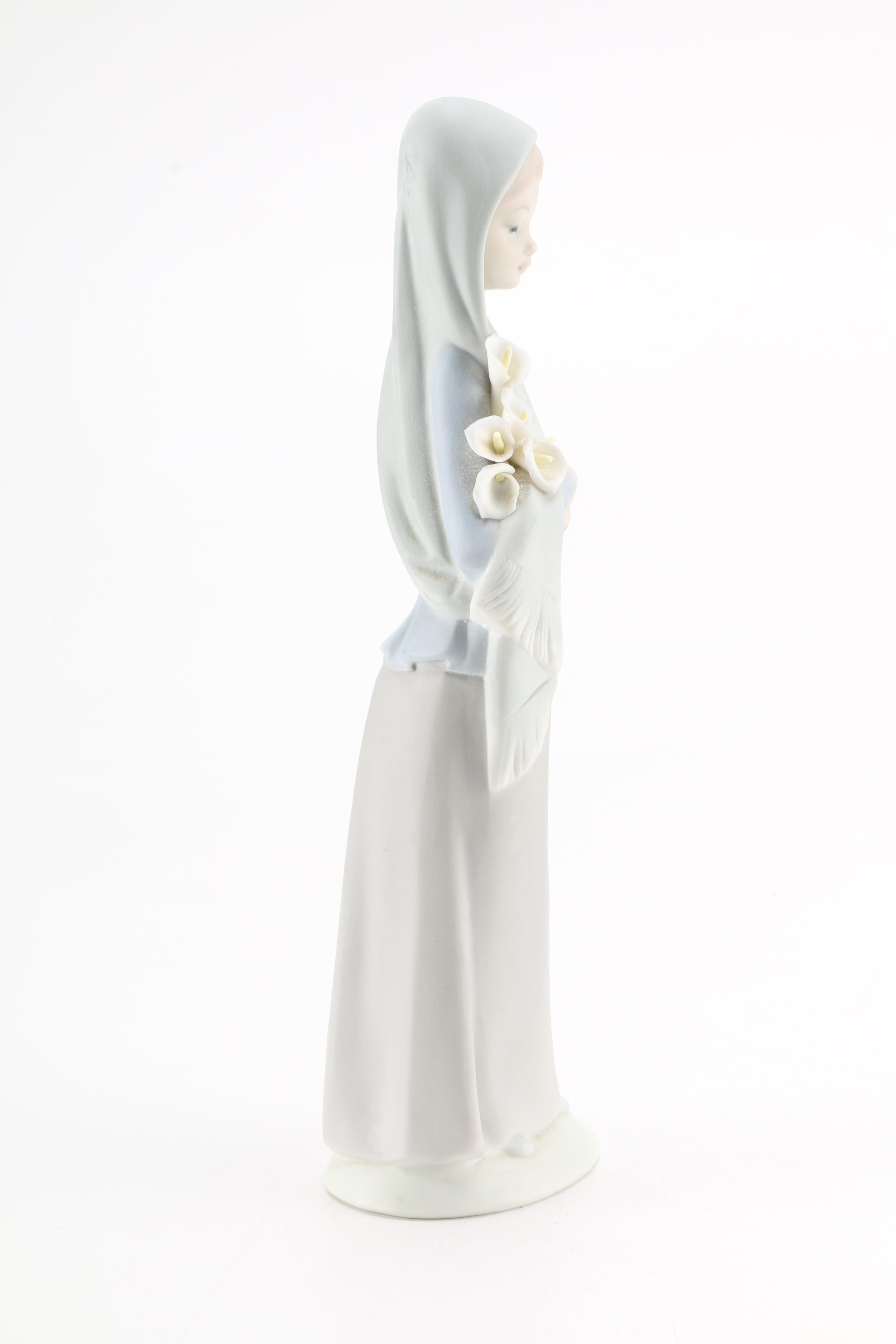 Lladró "Girl With Calla Lilies" Figurine
