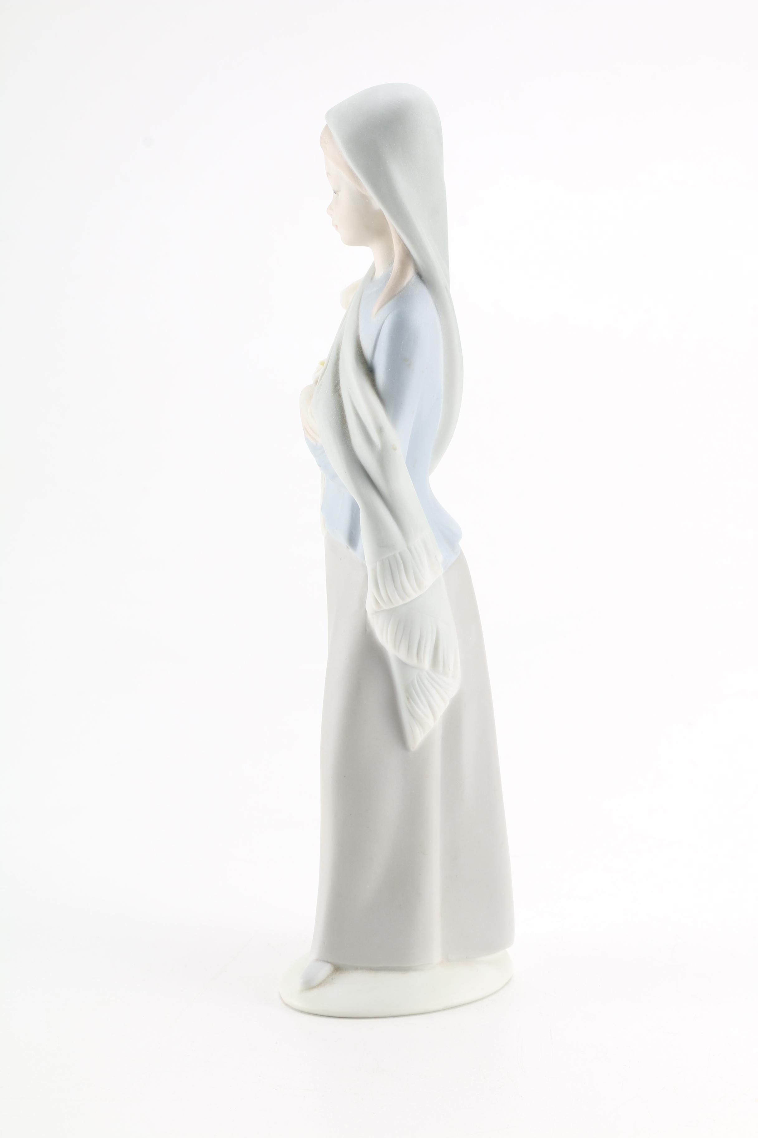 Lladró "Girl With Calla Lilies" Figurine