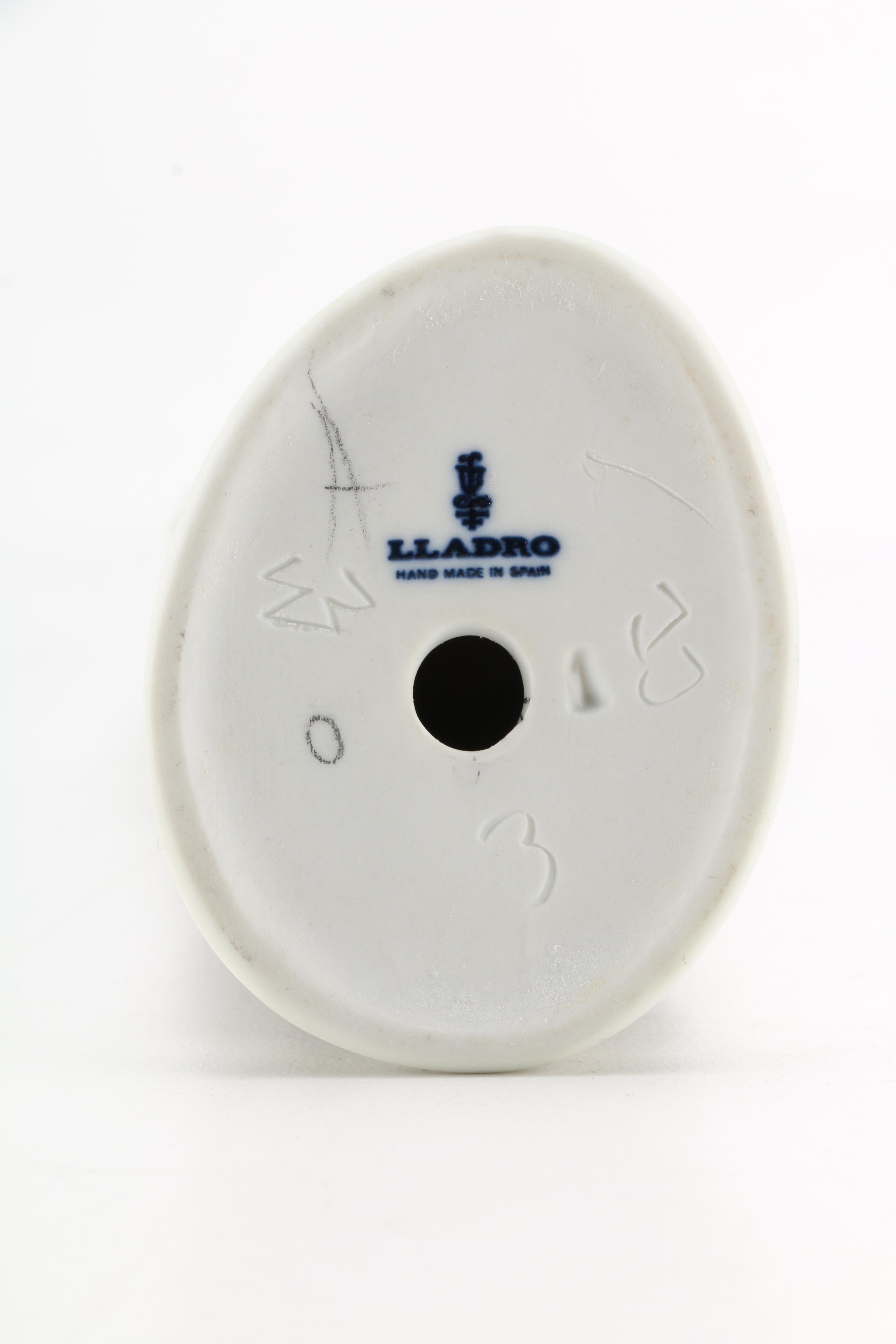 Lladró "Girl With Calla Lilies" Figurine