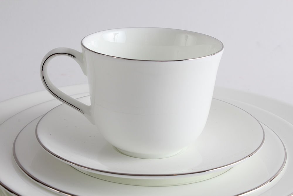 Royal Doulton Signature "Platinum" Five Piece Place Settings