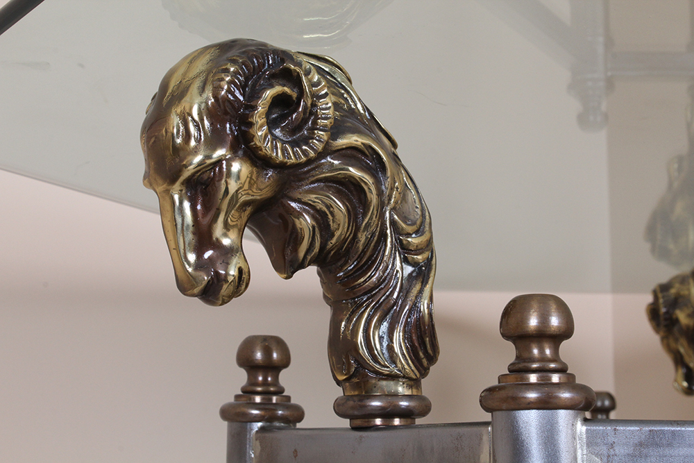 Polysided Rams Head Table