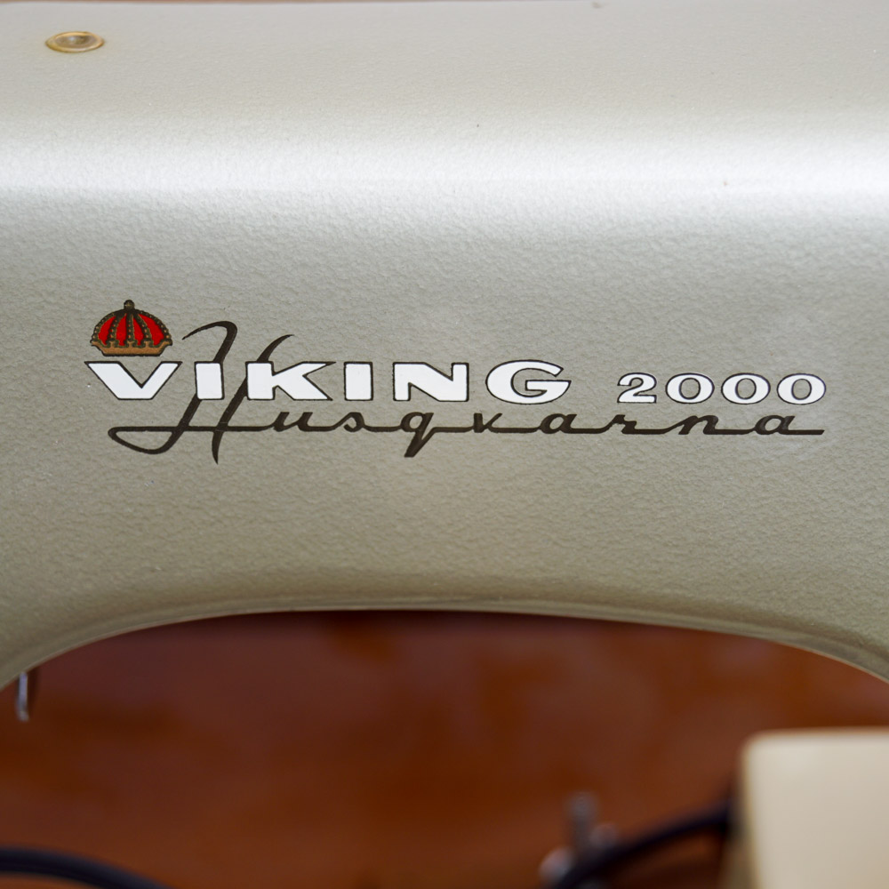 Viking 2000 Husqvarna Sewing Machine and Table