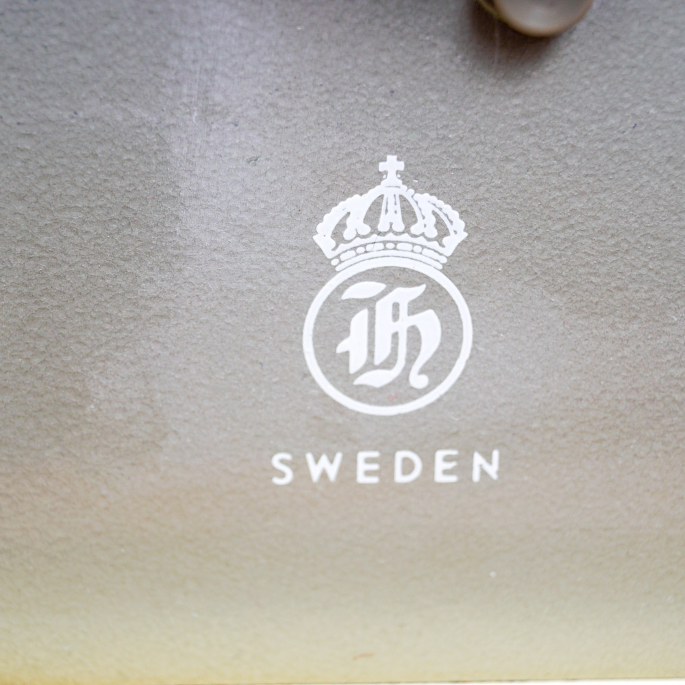 Viking 2000 Husqvarna Sewing Machine and Table