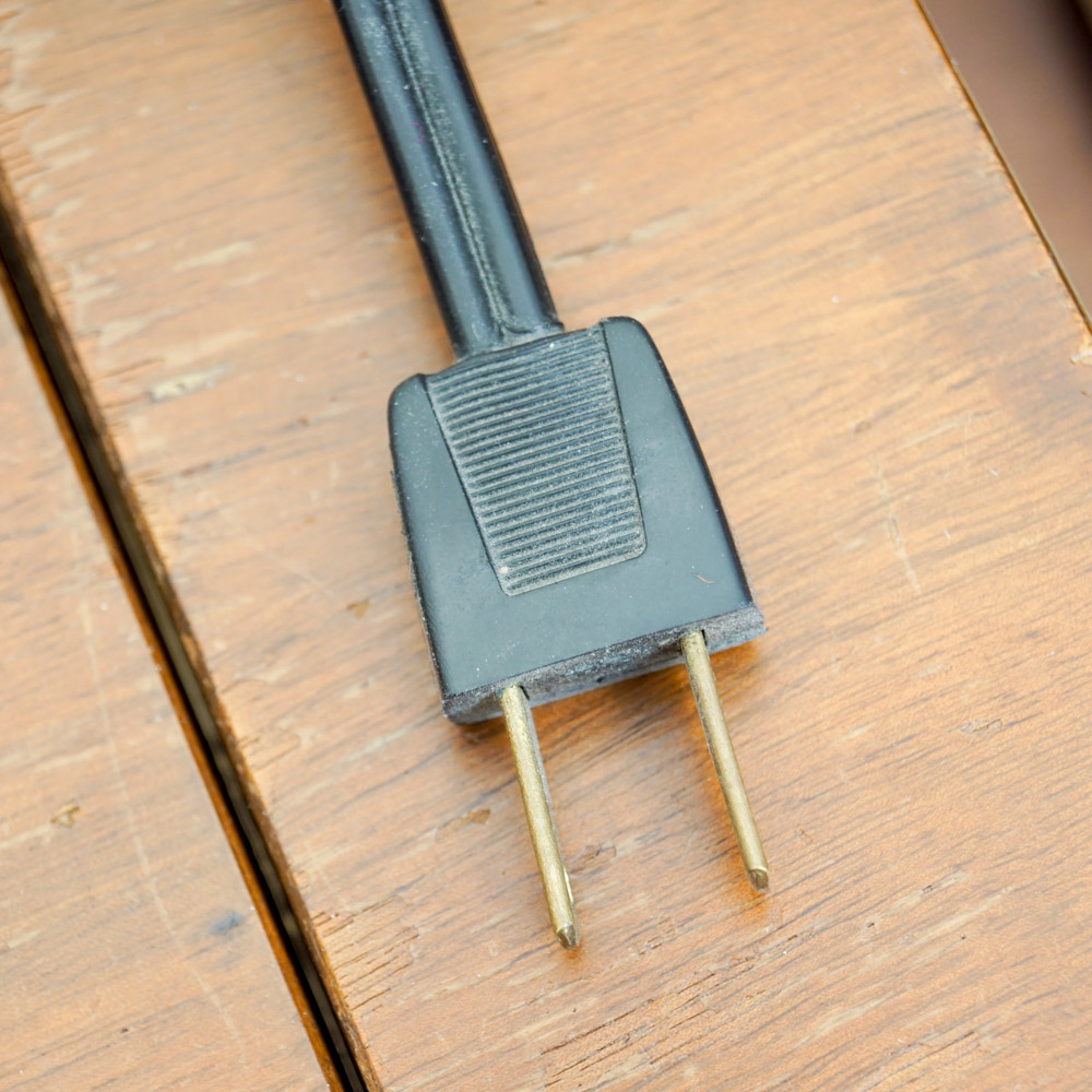 Viking 2000 Husqvarna Sewing Machine and Table