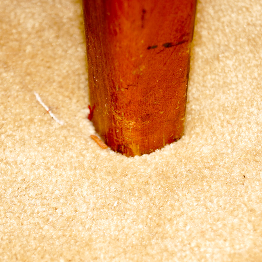 Viking 2000 Husqvarna Sewing Machine and Table