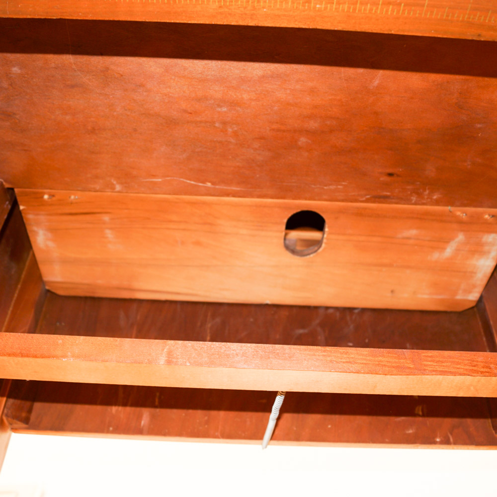 Viking 2000 Husqvarna Sewing Machine and Table