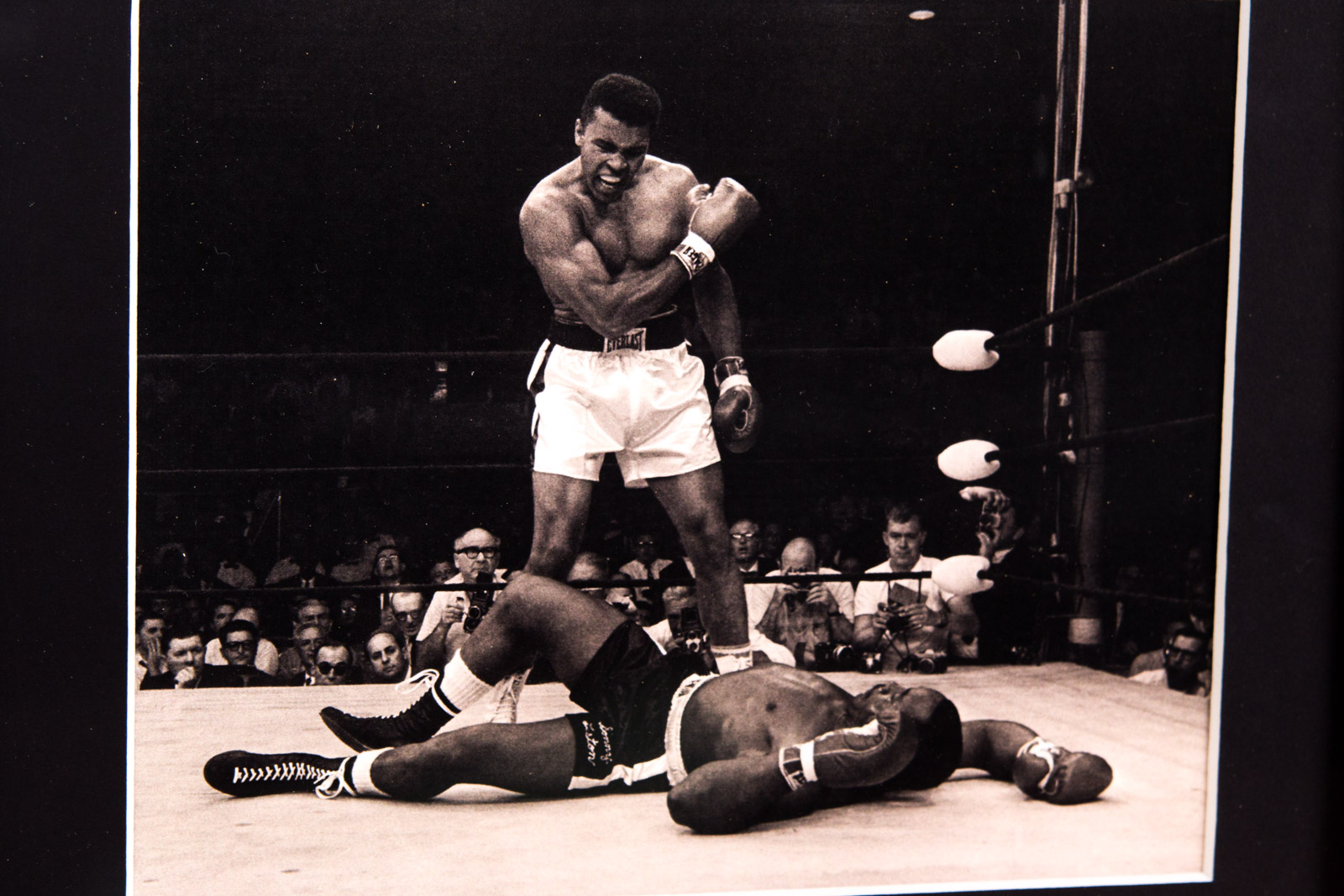 Muhammad Ali Boxing Offset Lithograph with Facsimile Signature