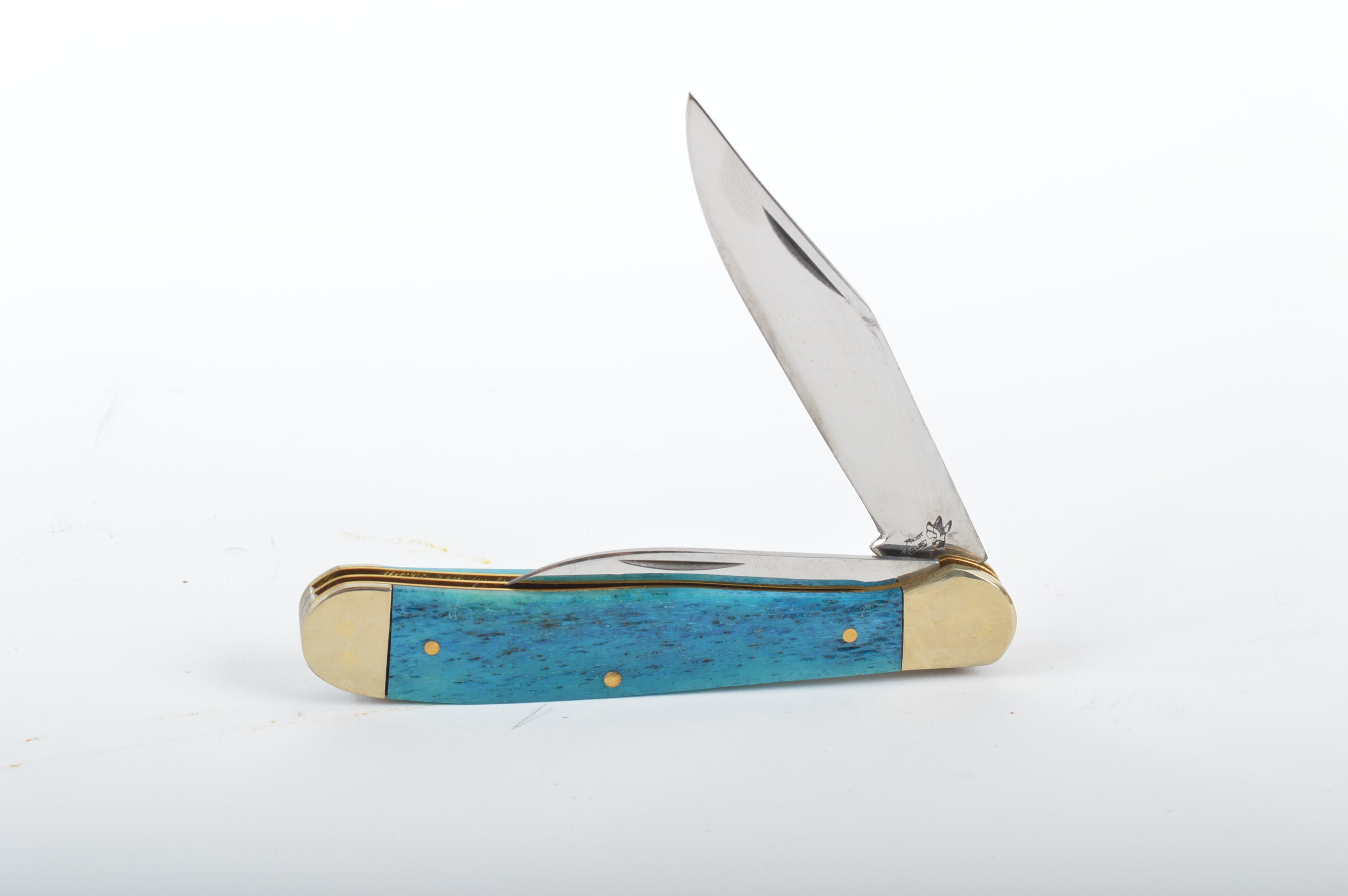 Frost Cutlery and Whitetail Cutlery Pocket Knives