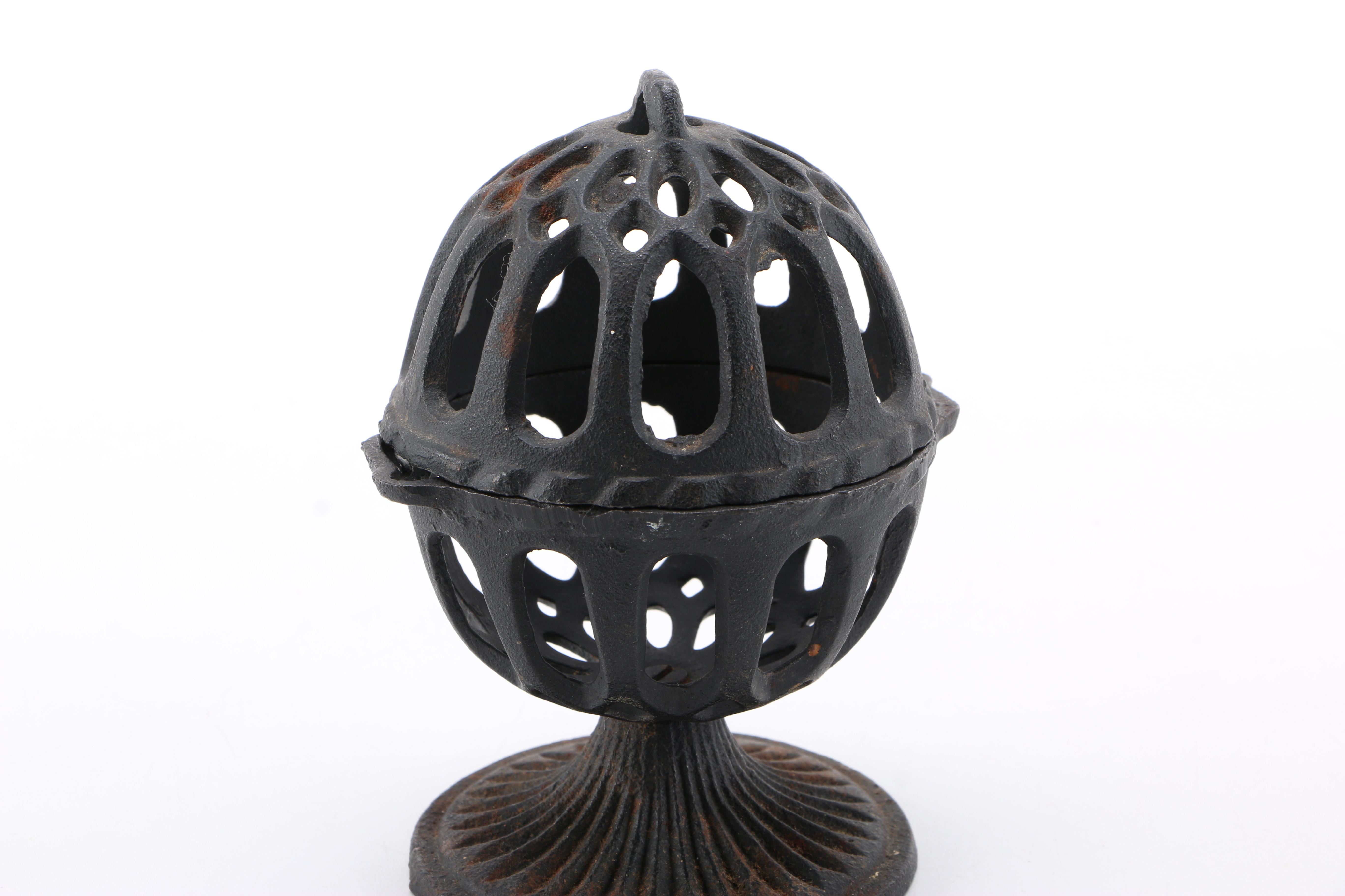 Cast Iron Yarn Ball Holder
