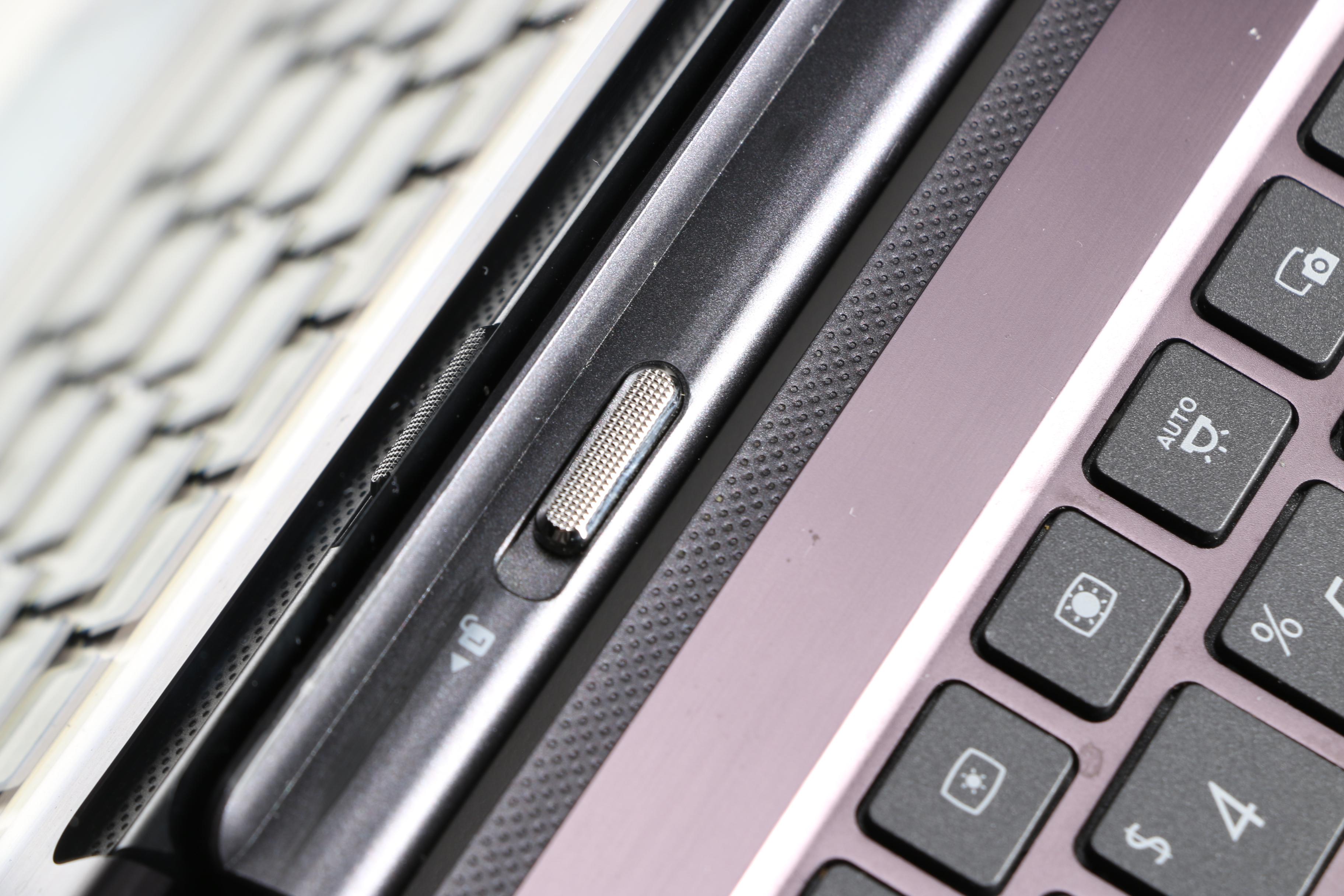 ASUS Eee Pad Transformer with Mobile Docking