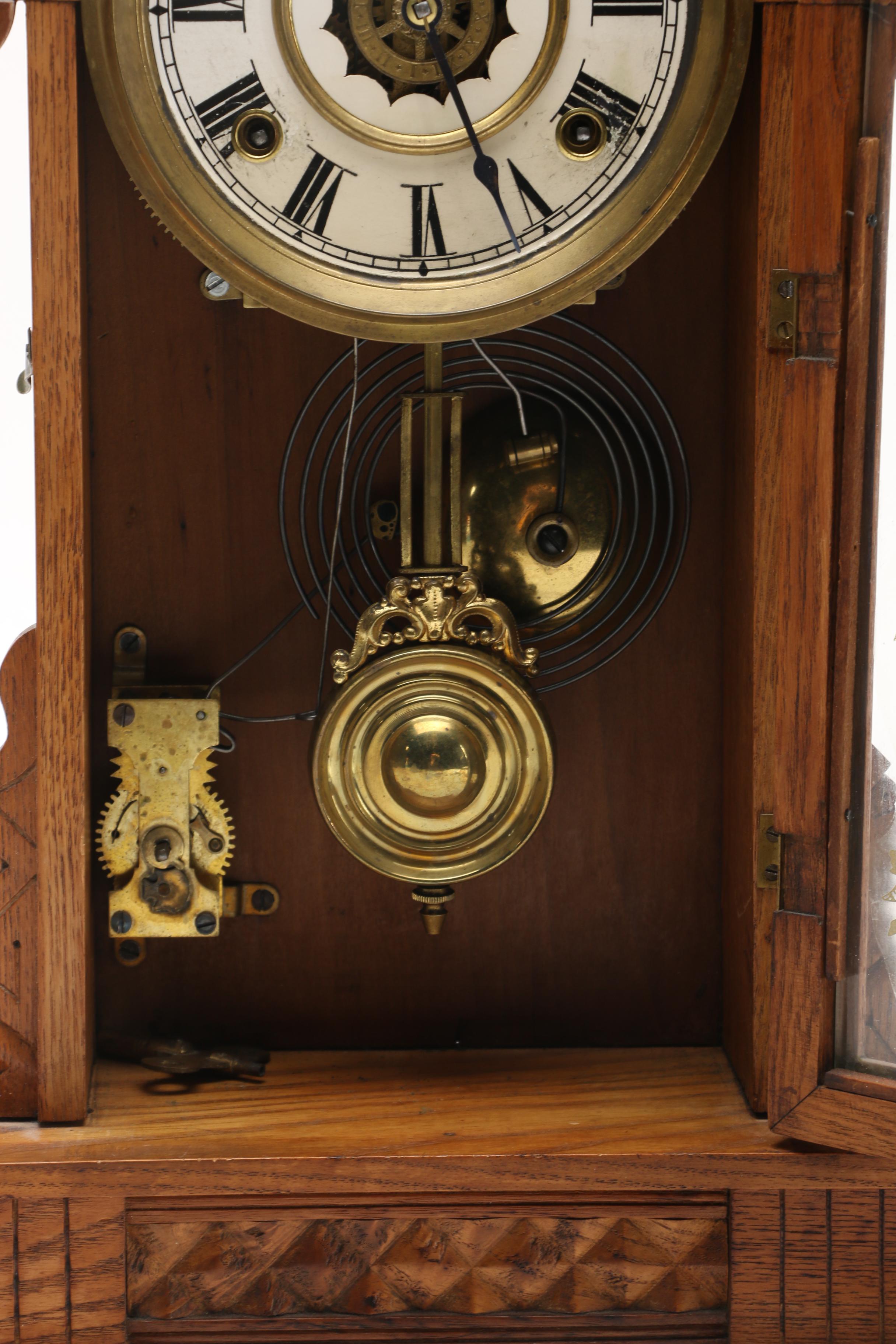 Antique Eastlake-Style Mantel Clock With Keys