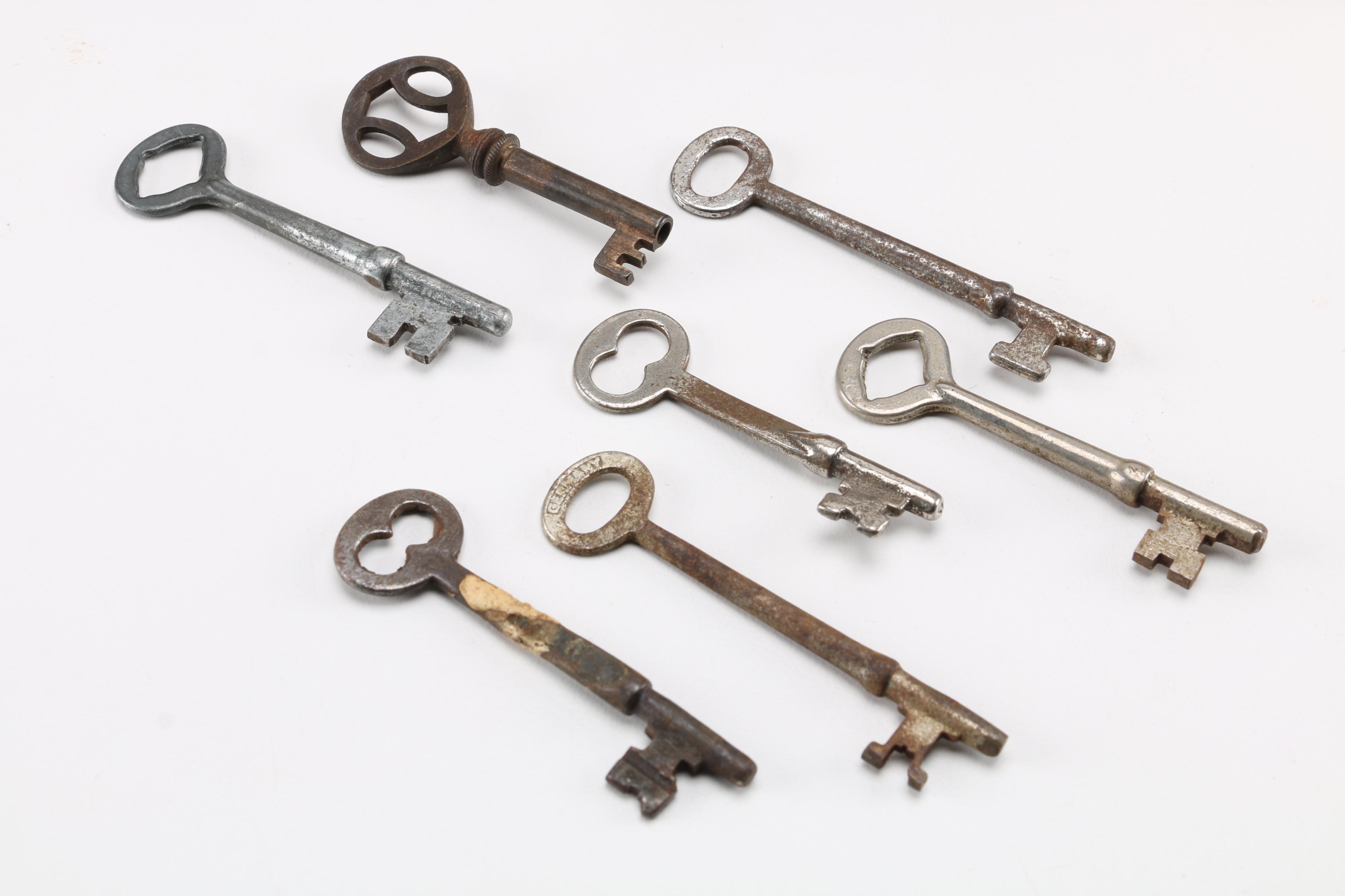 Vintage Cigar Boxes and Keys