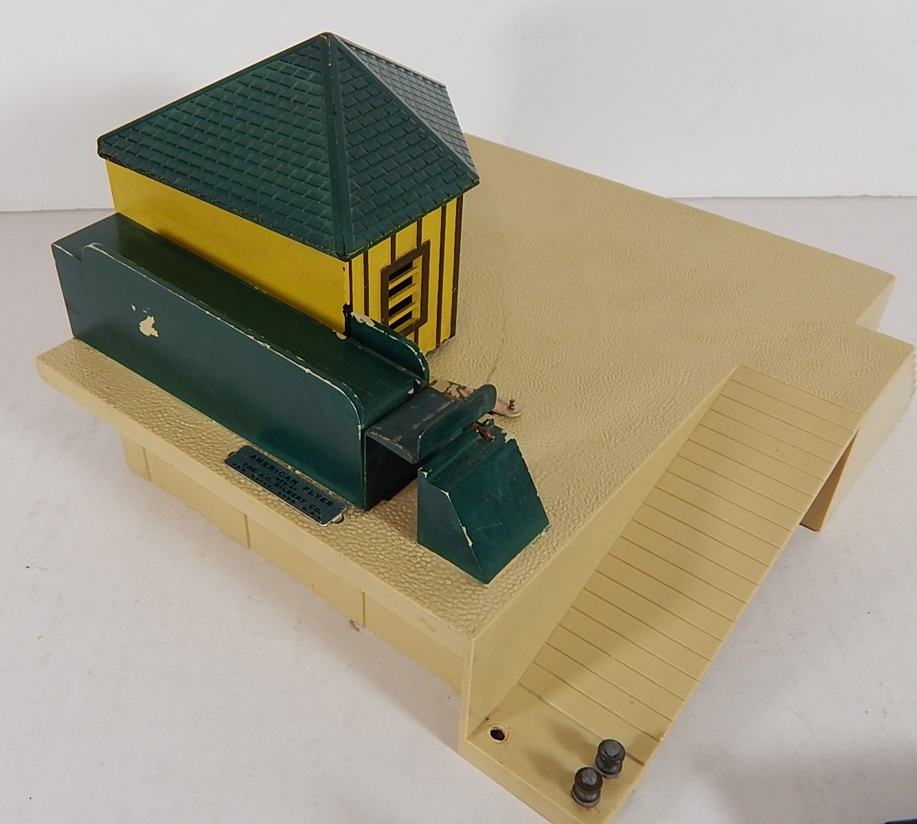 American Flyer S-Gauge Trains - #779 Oil Drum Loader with Button and Drums