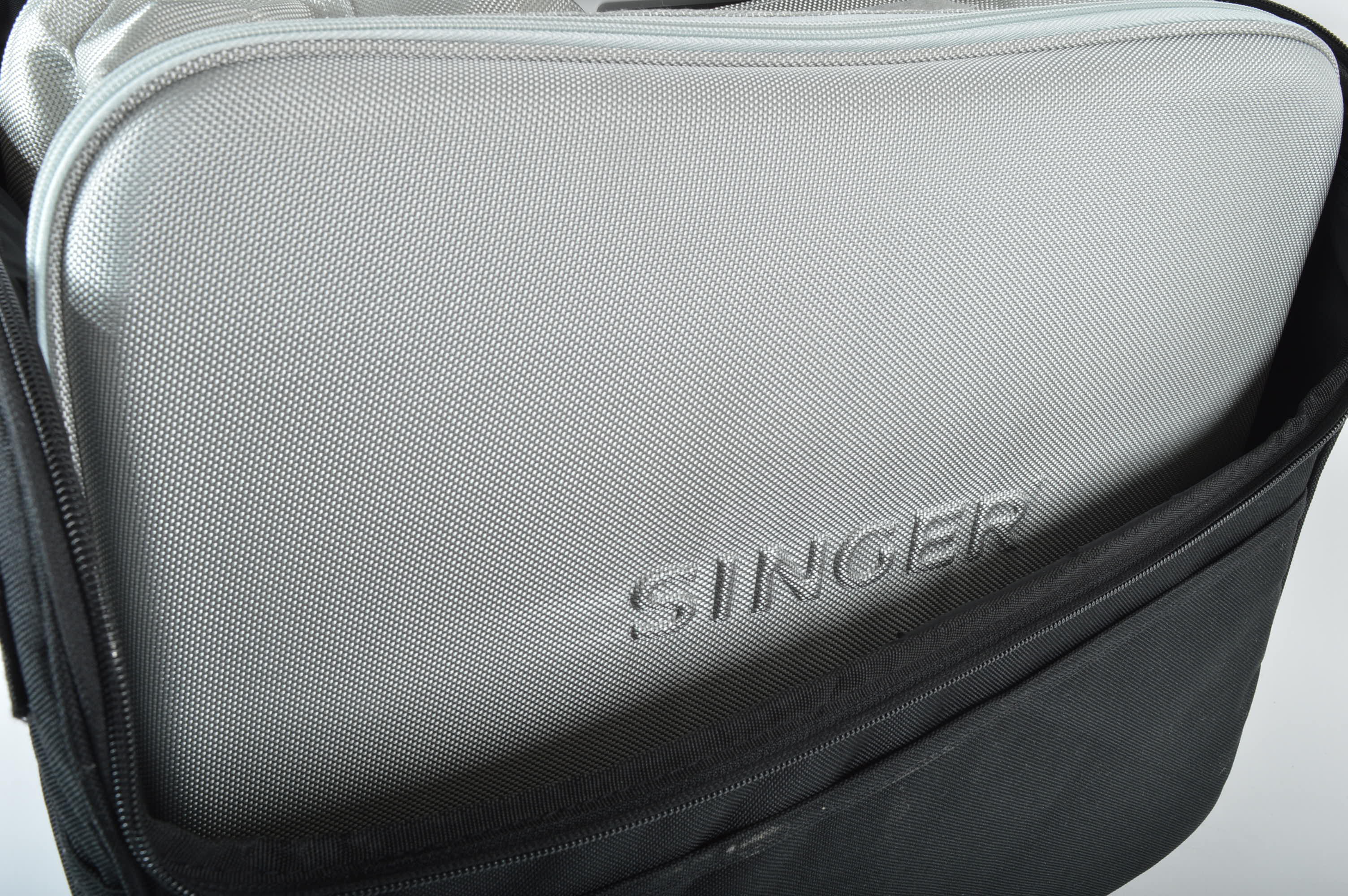 Signer Sewing Machine and Accessories