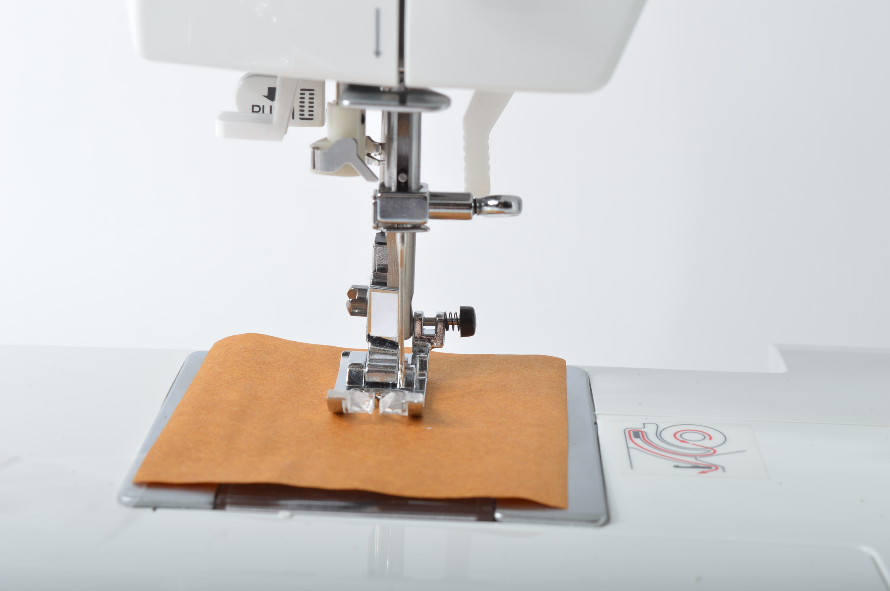 Signer Sewing Machine and Accessories