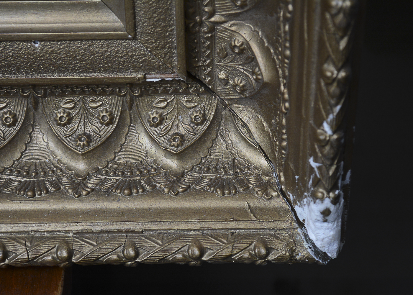 Vintage Gold Tone Frame