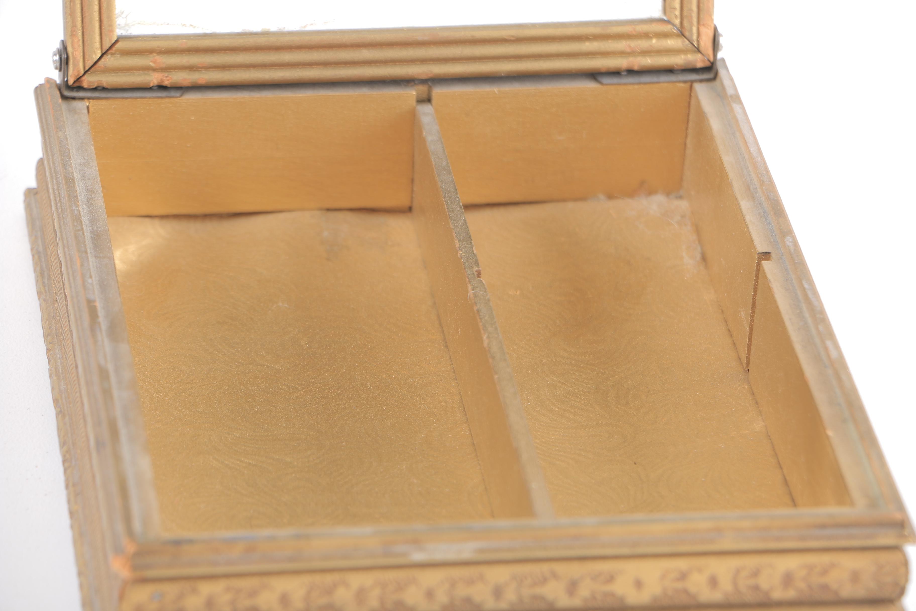 Vintage Jewelry Boxes With Hand-Colored Lithographs