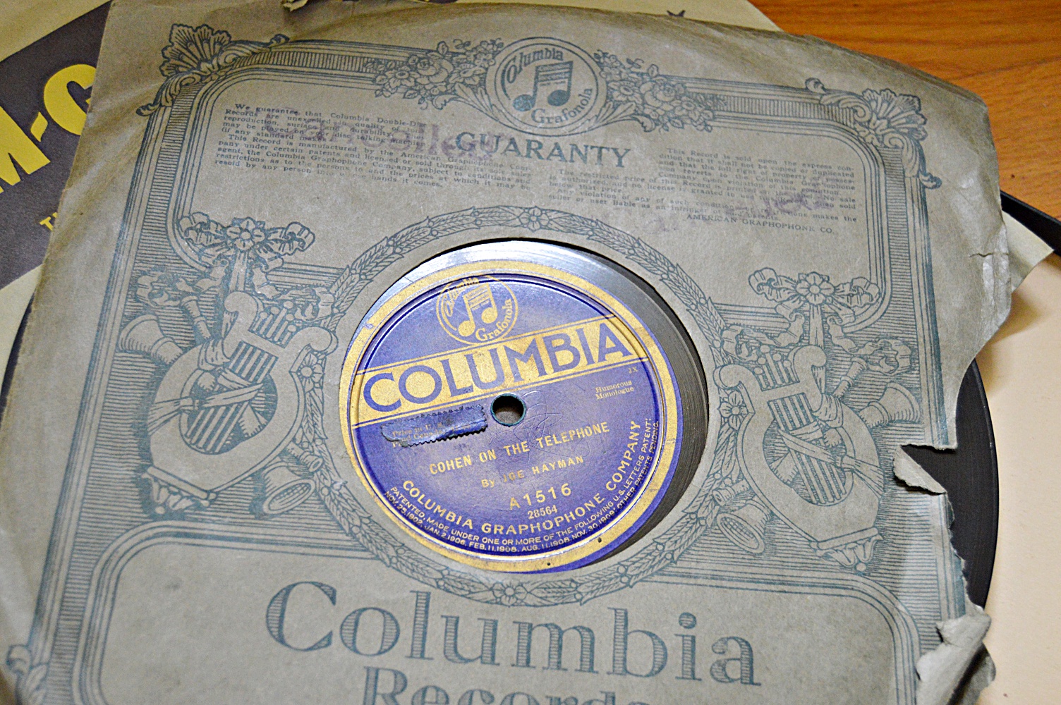 1916 Mahogany VV-XVII Victor Victrola Phonograph and Records