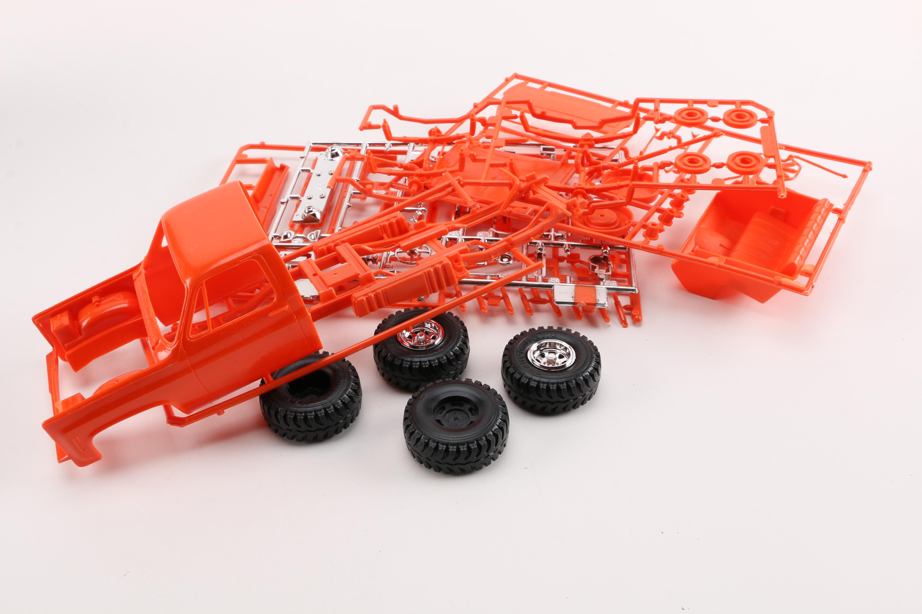 Monogram GMC Jimmy High Roller Truck 1/24 Model Scale Kit