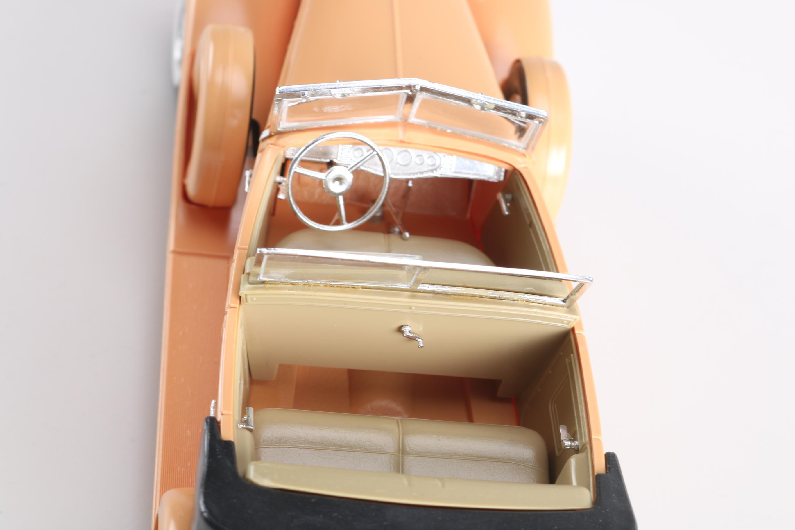 Testors 1933 Chrysler Imperial Phaeton