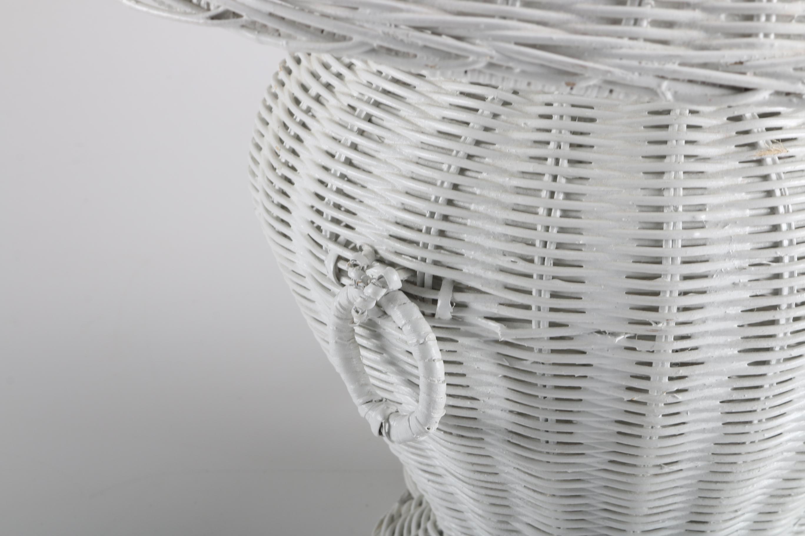 White Wicker Table Lamp