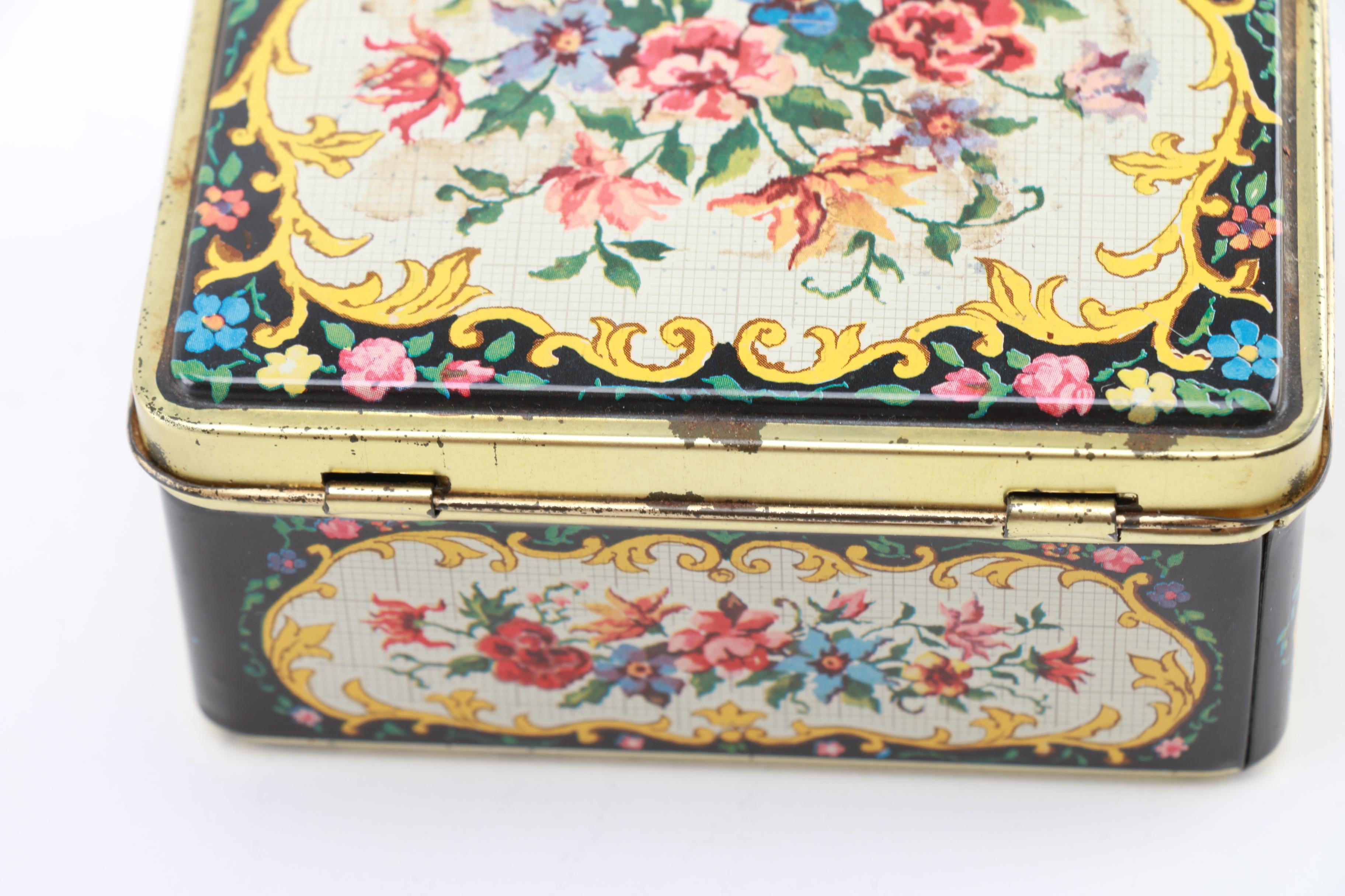 Vintage Tins Plus Bus