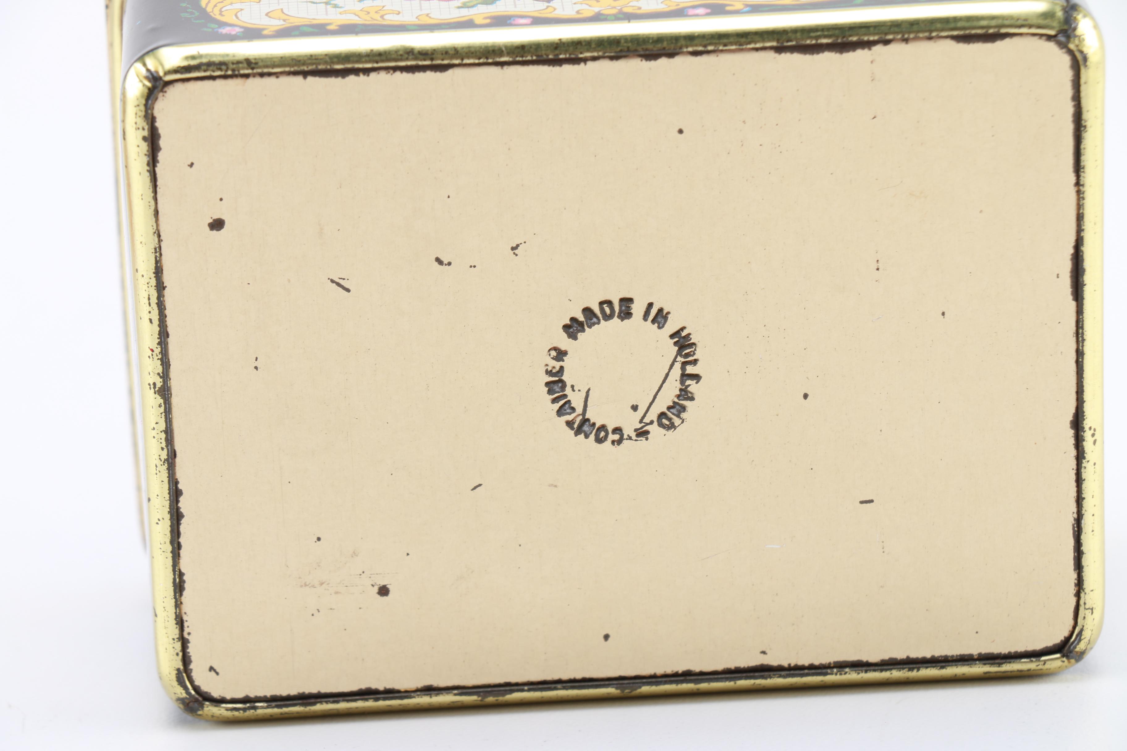 Vintage Tins Plus Bus