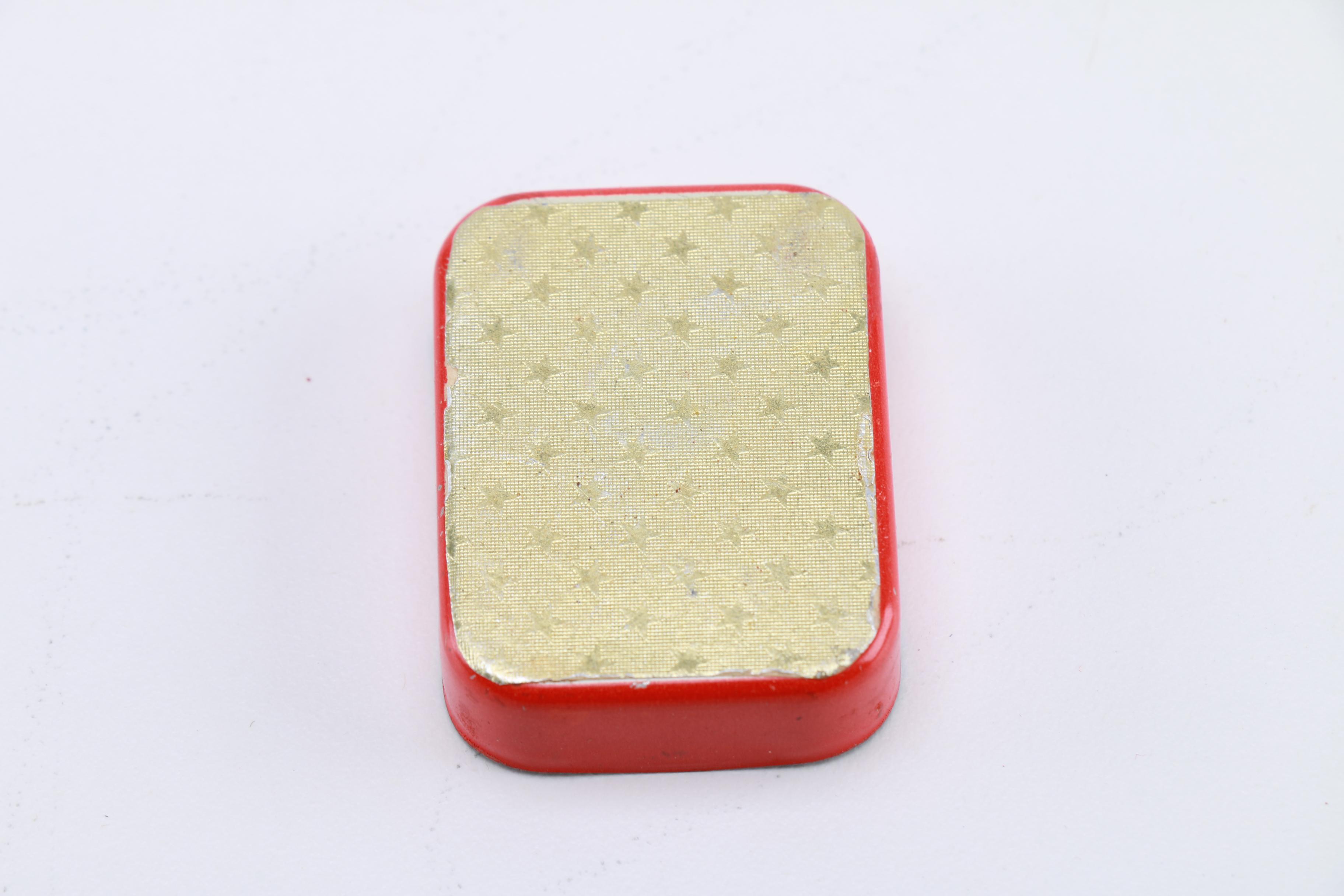 Vintage Tins Plus Bus