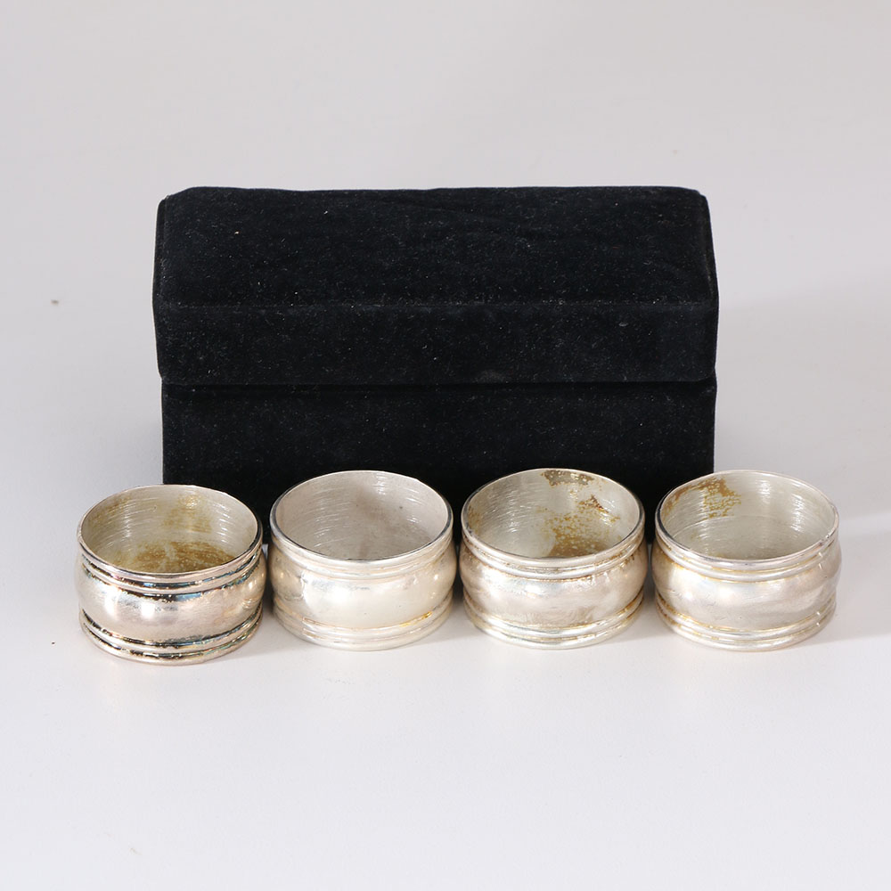 International Silver Co. Silver Plate Napkin Ring Set With Presentation Case
