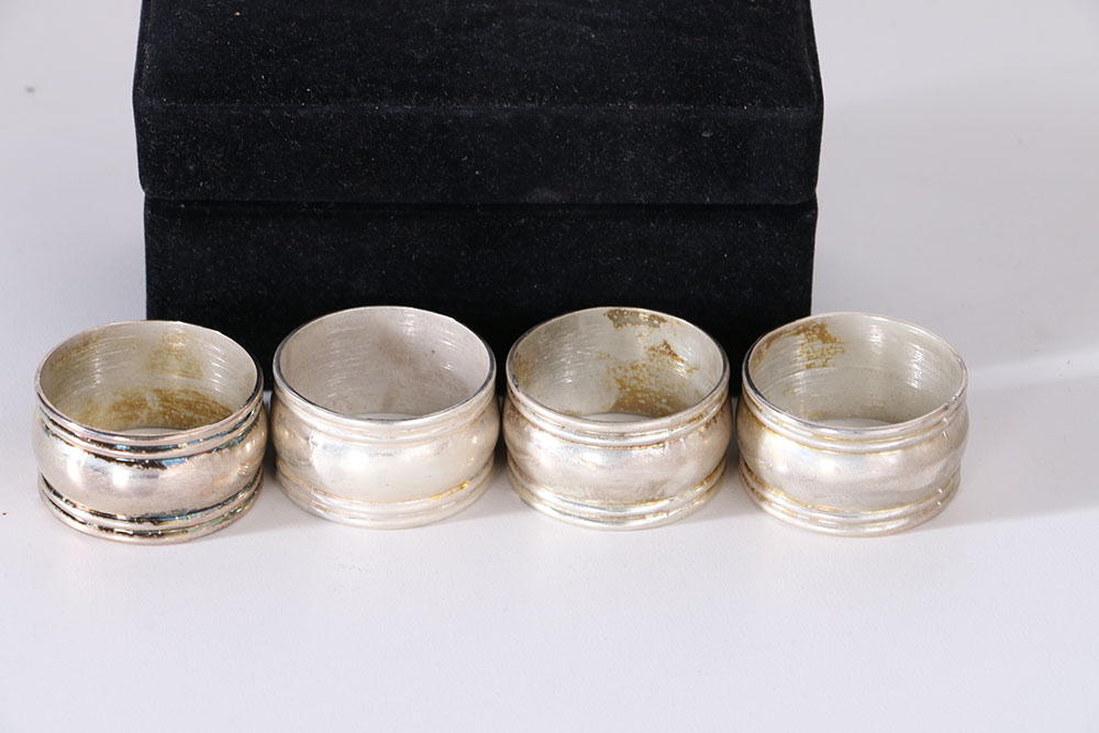 International Silver Co. Silver Plate Napkin Ring Set With Presentation Case